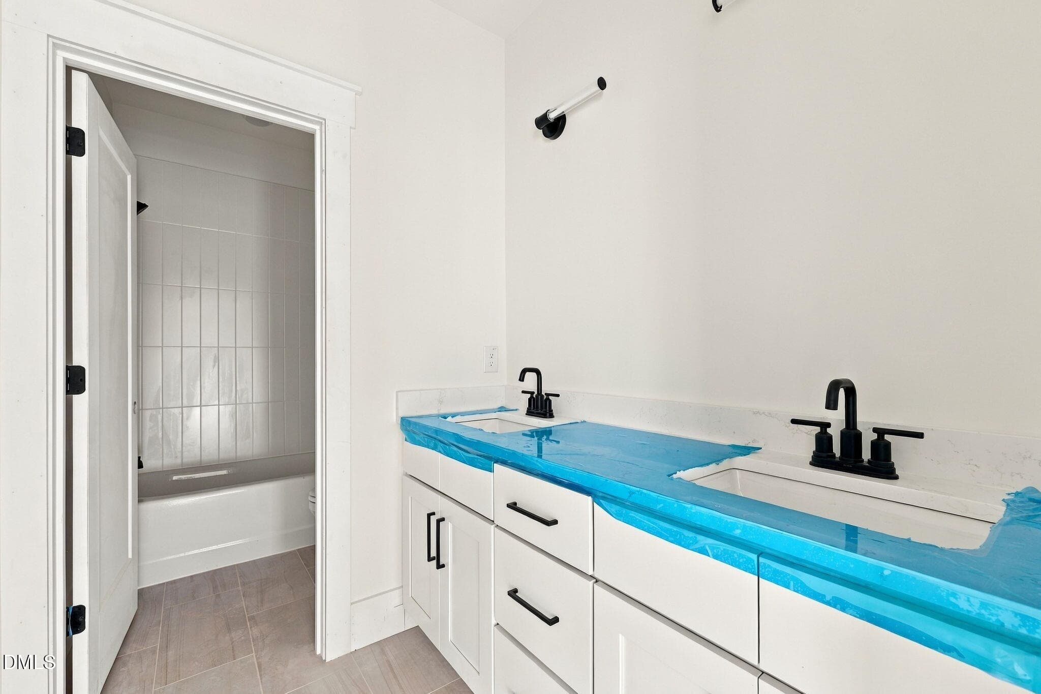 19-web-or-mls-IMG_0132 - 814 E Davie Street, Raleigh, NC 27601