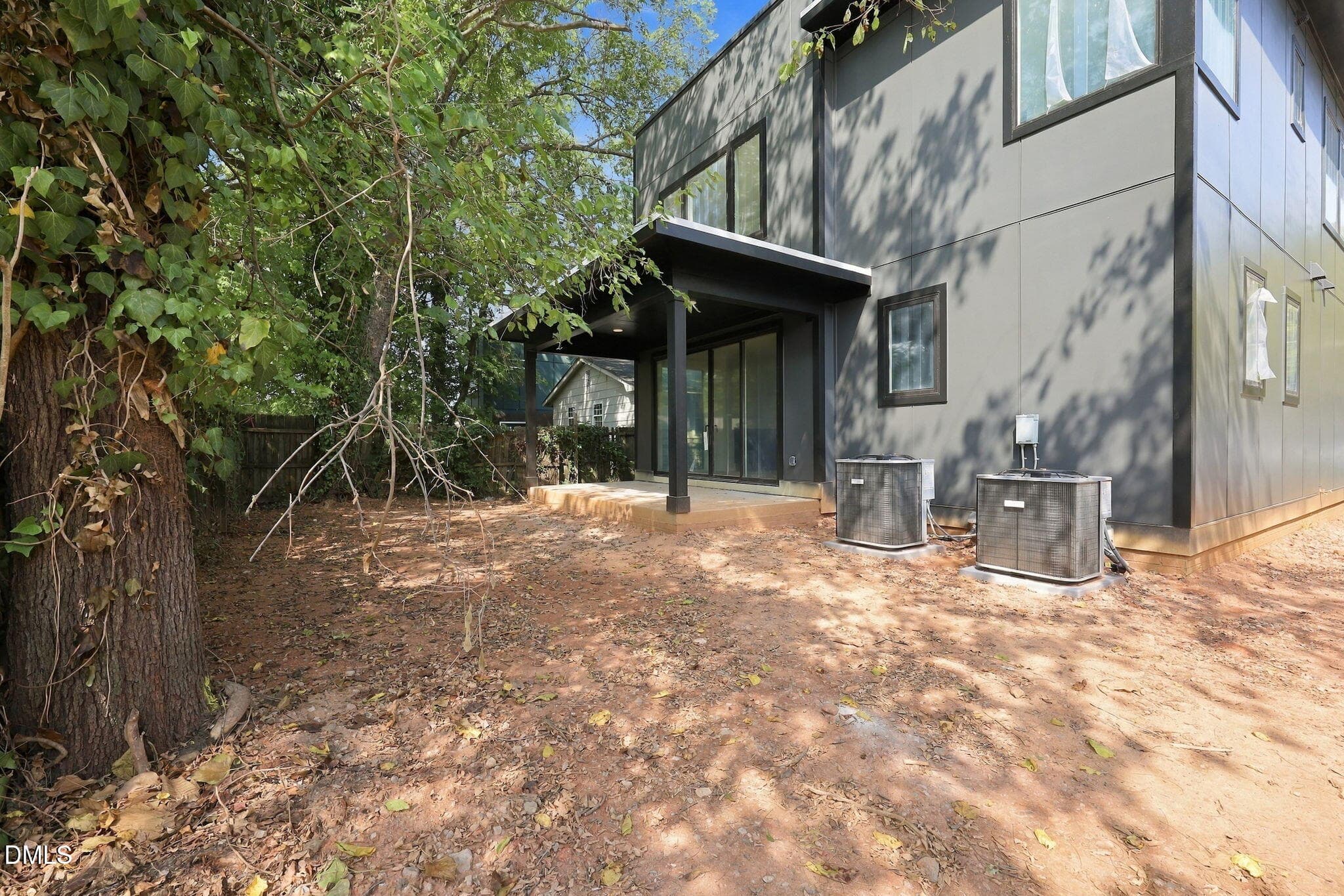 38-web-or-mls-IMG_0185 - 814 E Davie Street, Raleigh, NC 27601