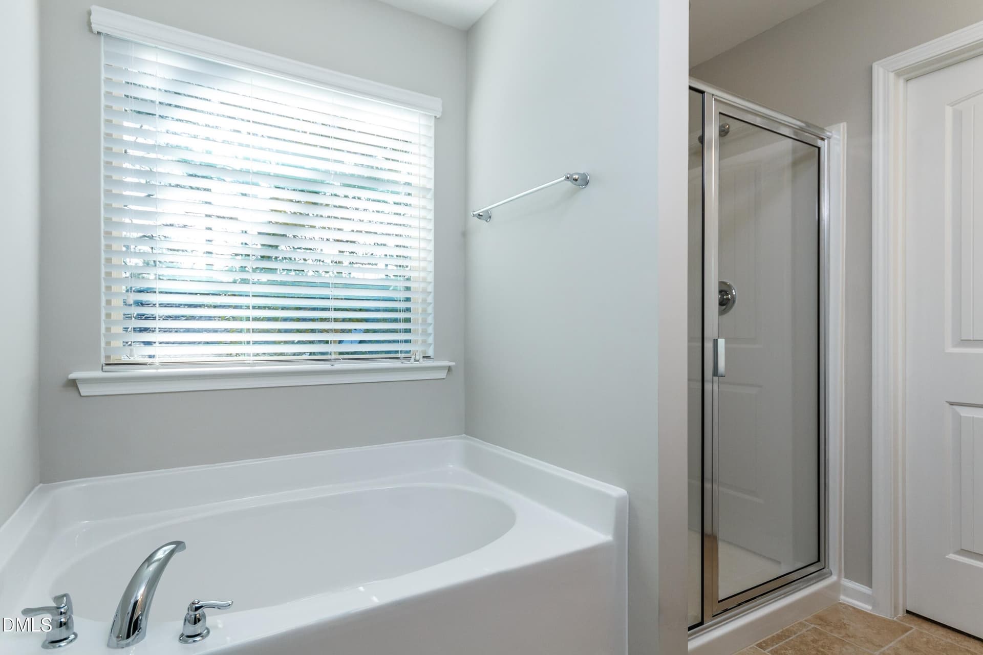 017_Master Bathroom - 254 Starlet Rdg Way, Clayton, NC 27520