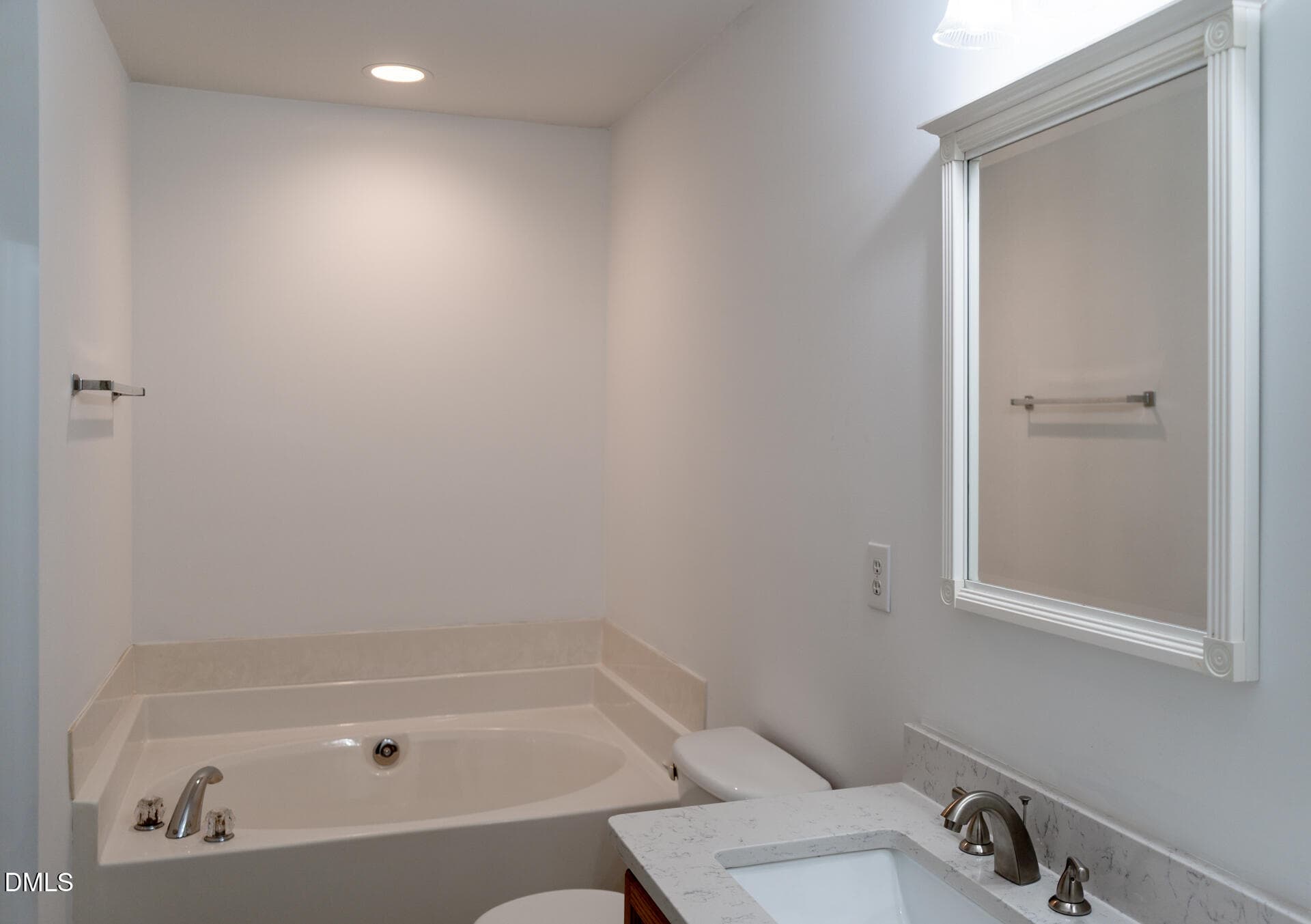 owners bath - 2641 Vega Court, Raleigh, NC 27614