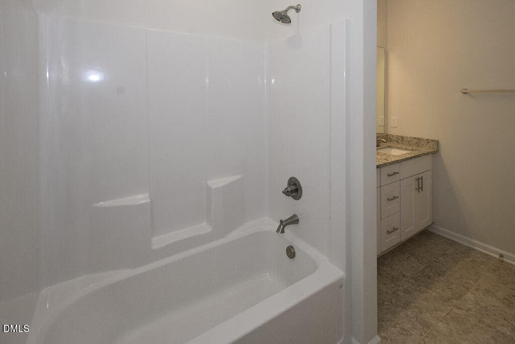 Primary Ba Shower-Tub - 3439 Littlefield Way, Greensboro, NC 27405