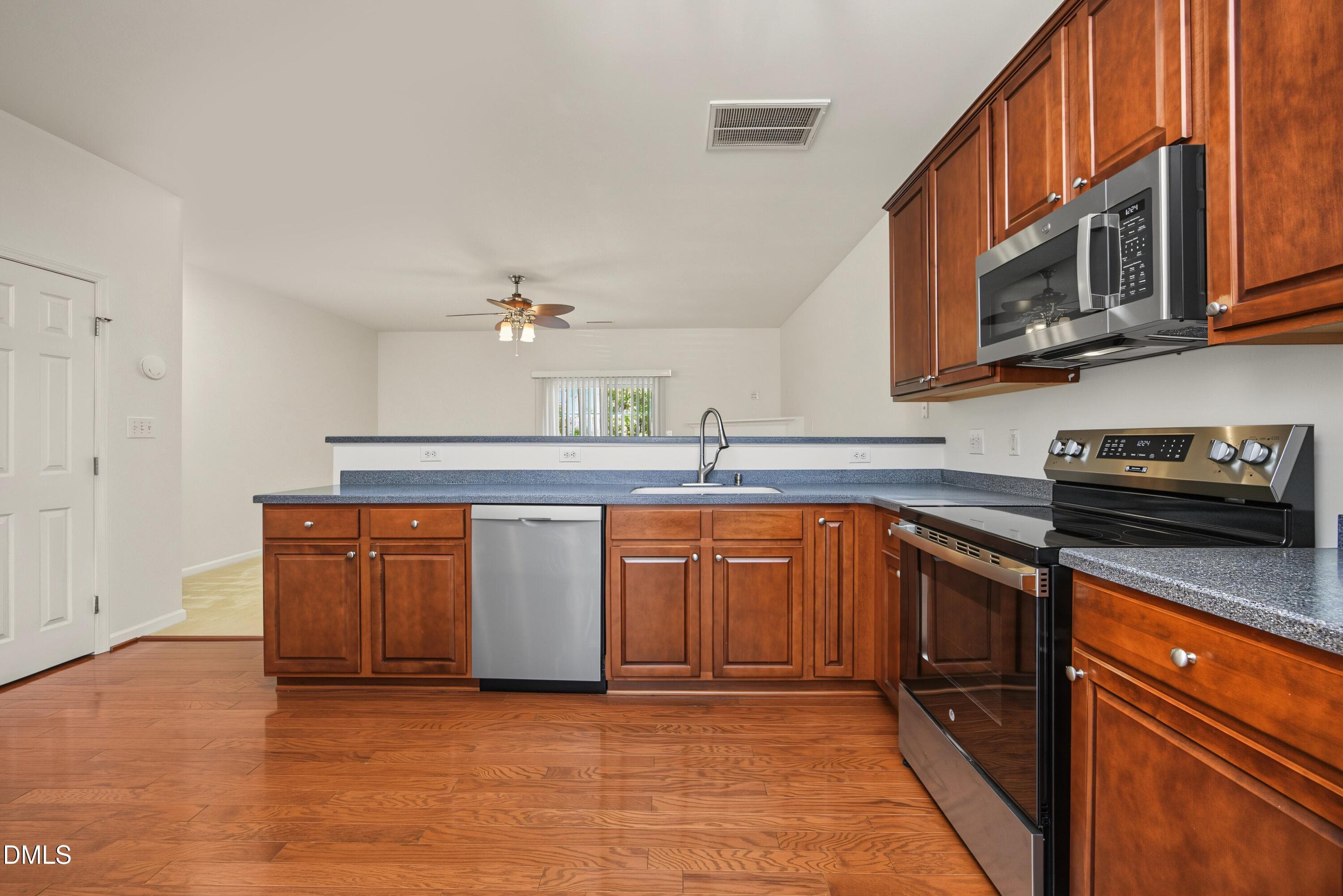 1725 TW Alexander 09 Kitchen - 1725 Tw Alexander Drive 404, Durham, NC 27703