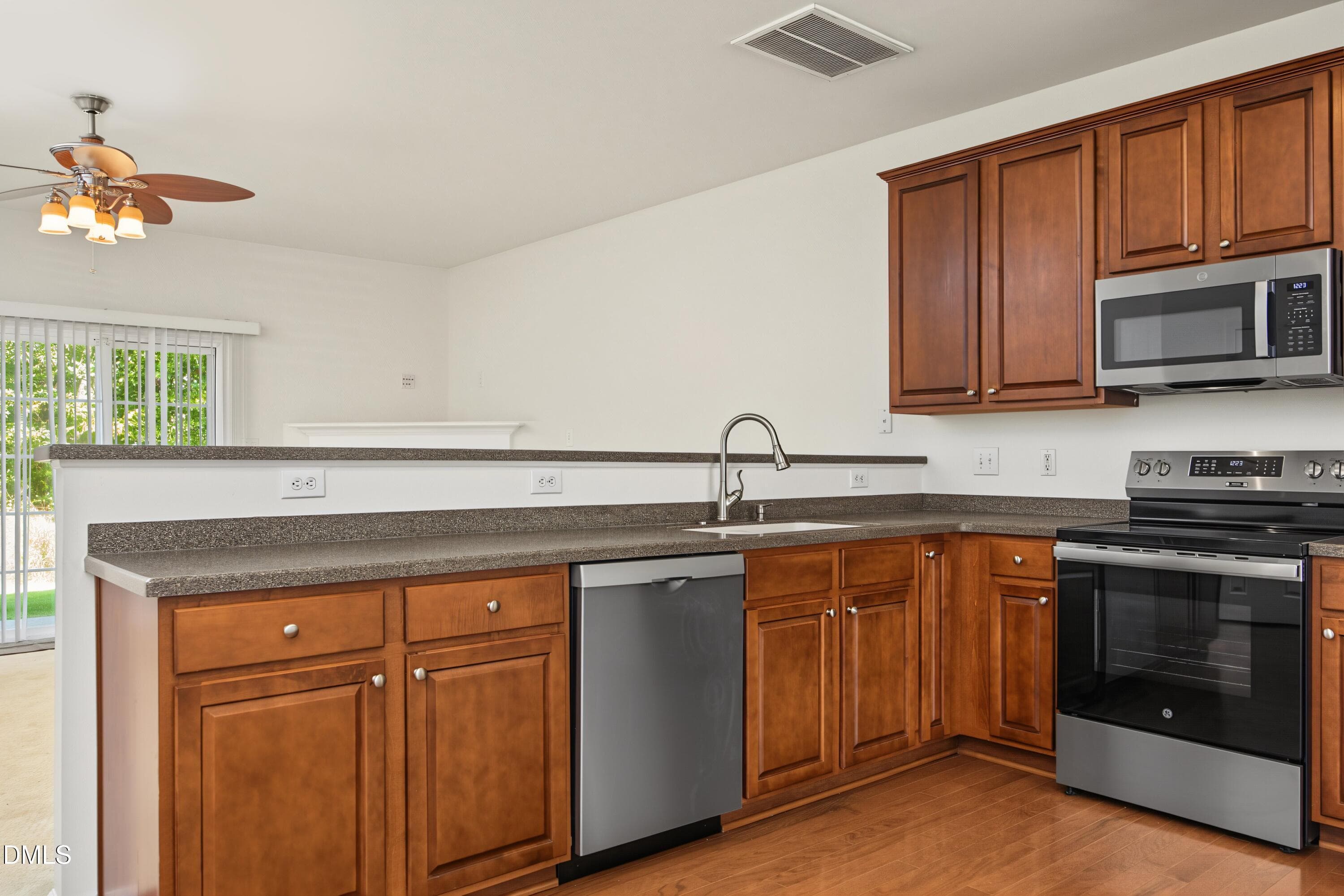 1725 Alexander 08 Kitchen - 1725 Tw Alexander Drive 404, Durham, NC 27703