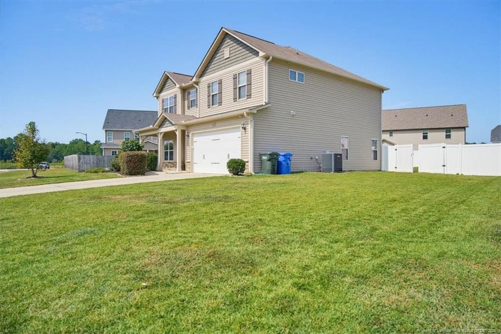 Photo 2 - 852 Bellingham Way, Fayetteville, NC 28312