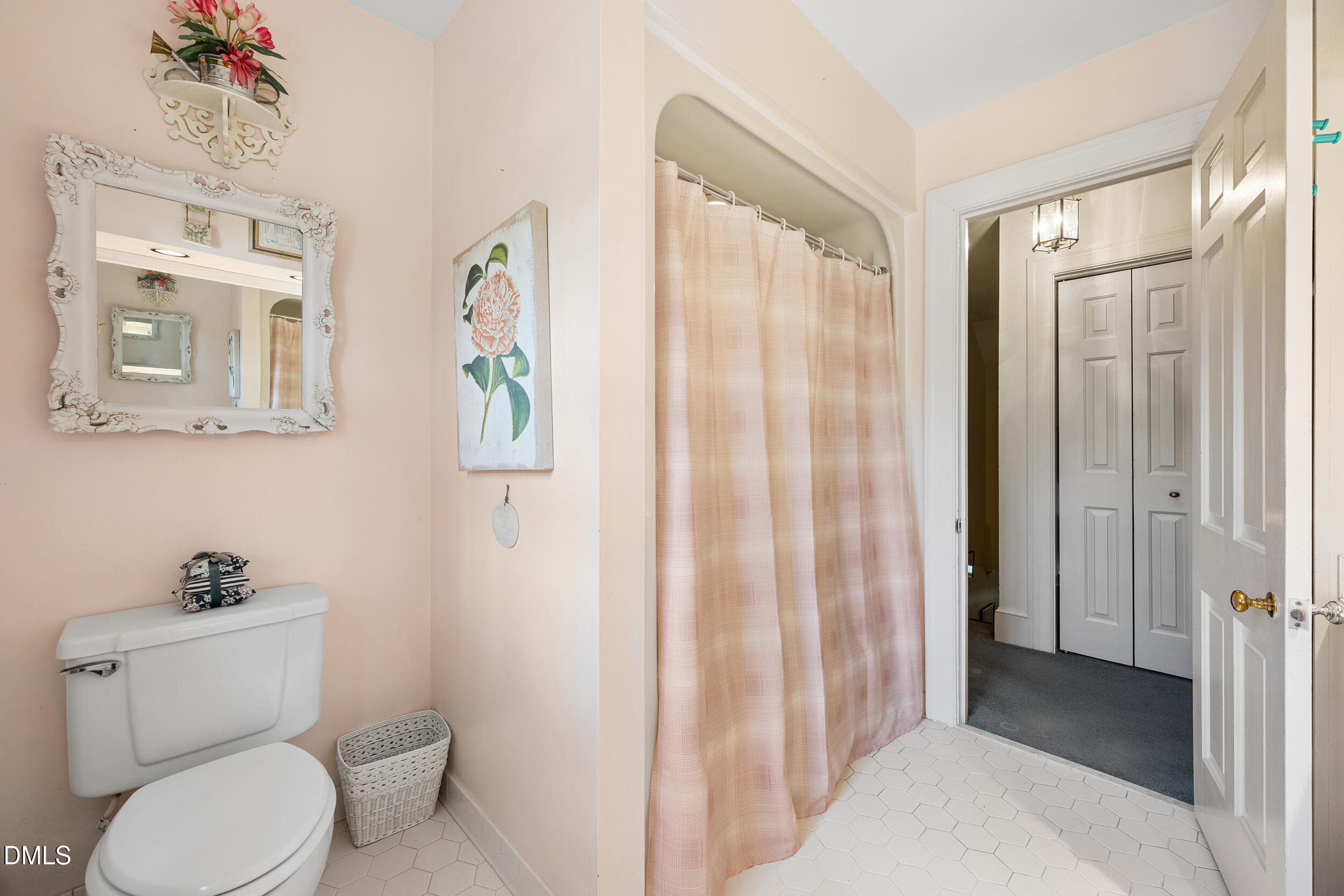 Upstairs Guest Bathroom - 1600 Colony Drive, Tarboro, NC 27886
