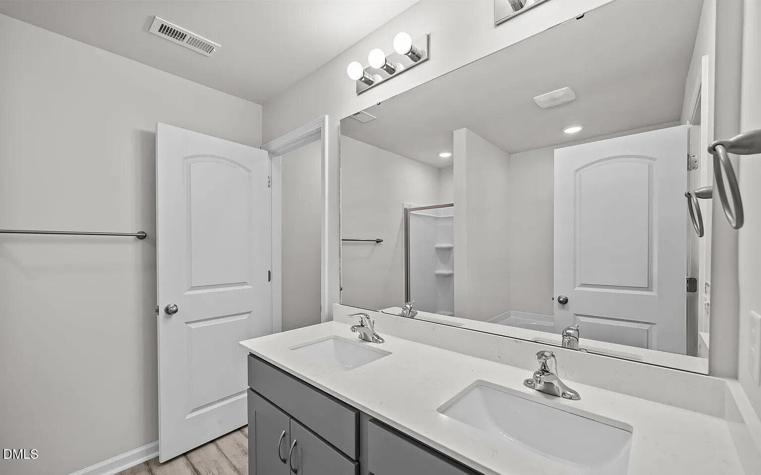 Owner's Bath - 2904 Essex Street, Tarboro, NC 27886