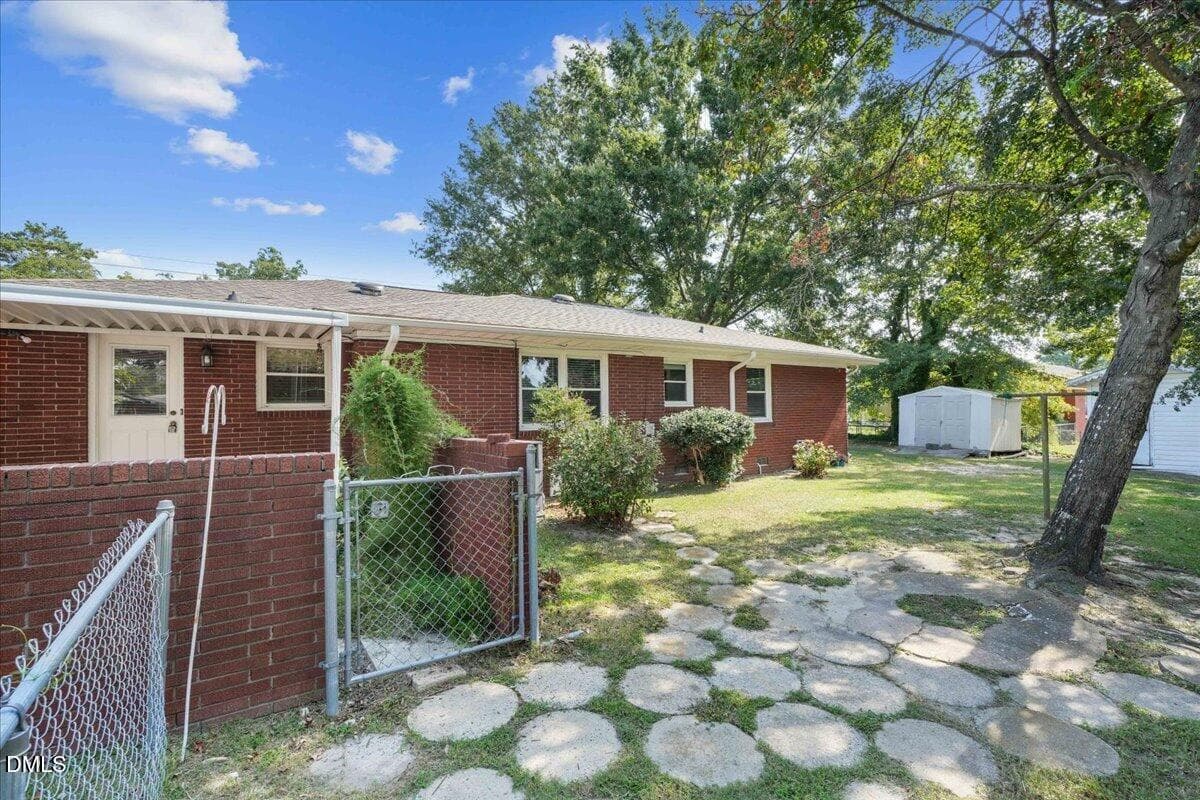 15-1618 US Hwy 70 W-15 - 1618 Us Highway 70 W, Goldsboro, NC 27530