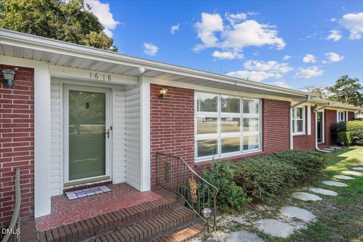 07-1618 US Hwy 70 W-7 - 1618 Us Highway 70 W, Goldsboro, NC 27530
