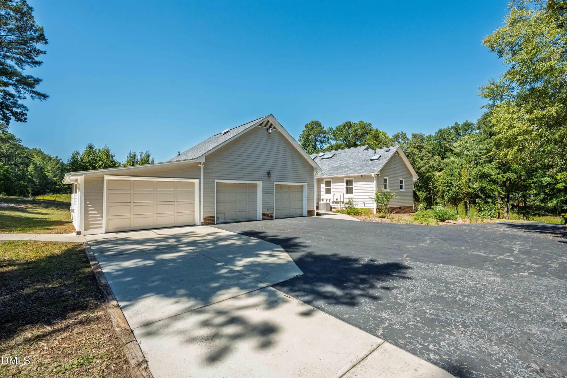 Driveway - 4508 Rogers Road, Durham, NC 27703