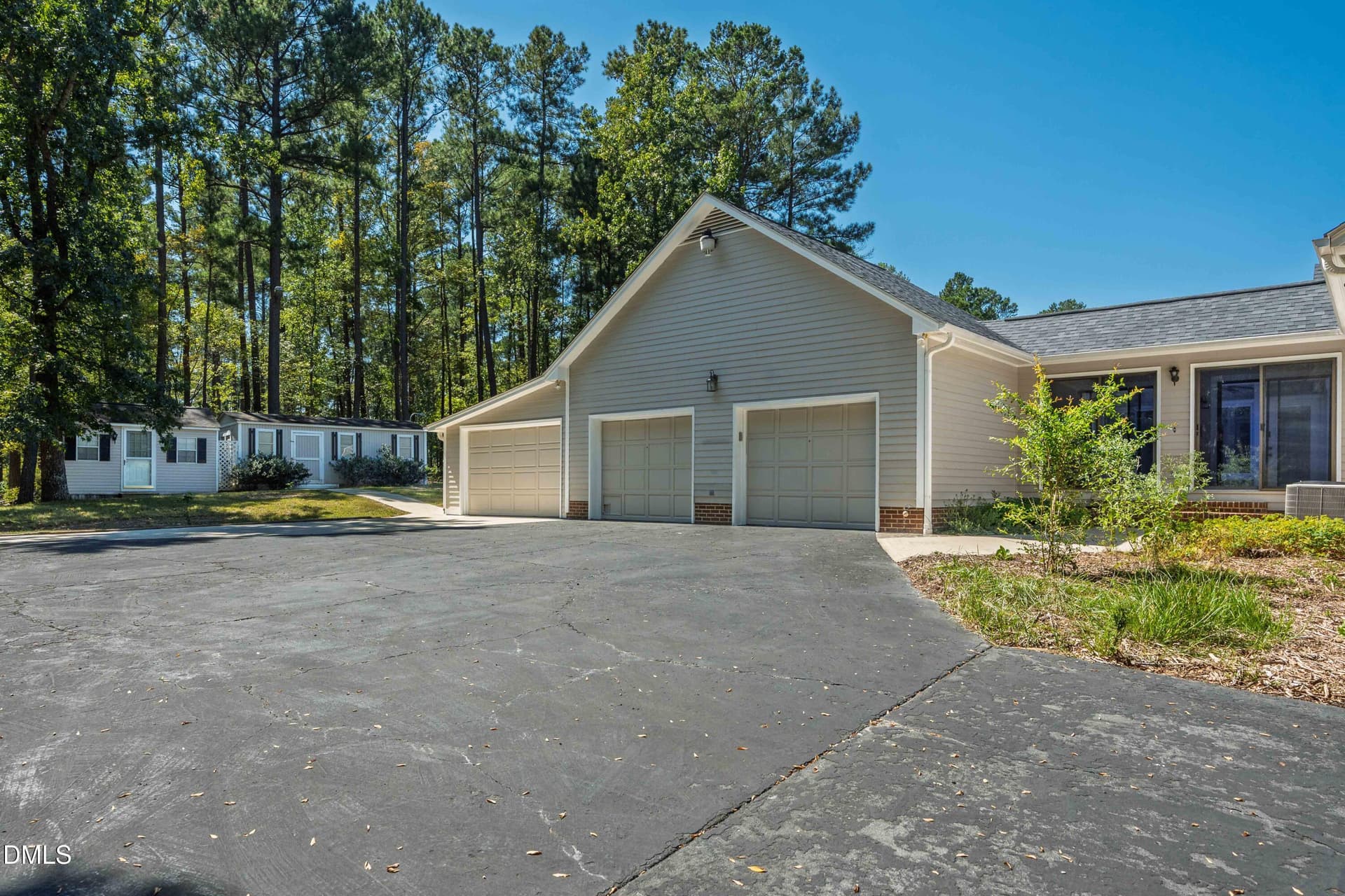 Driveway - 4508 Rogers Road, Durham, NC 27703