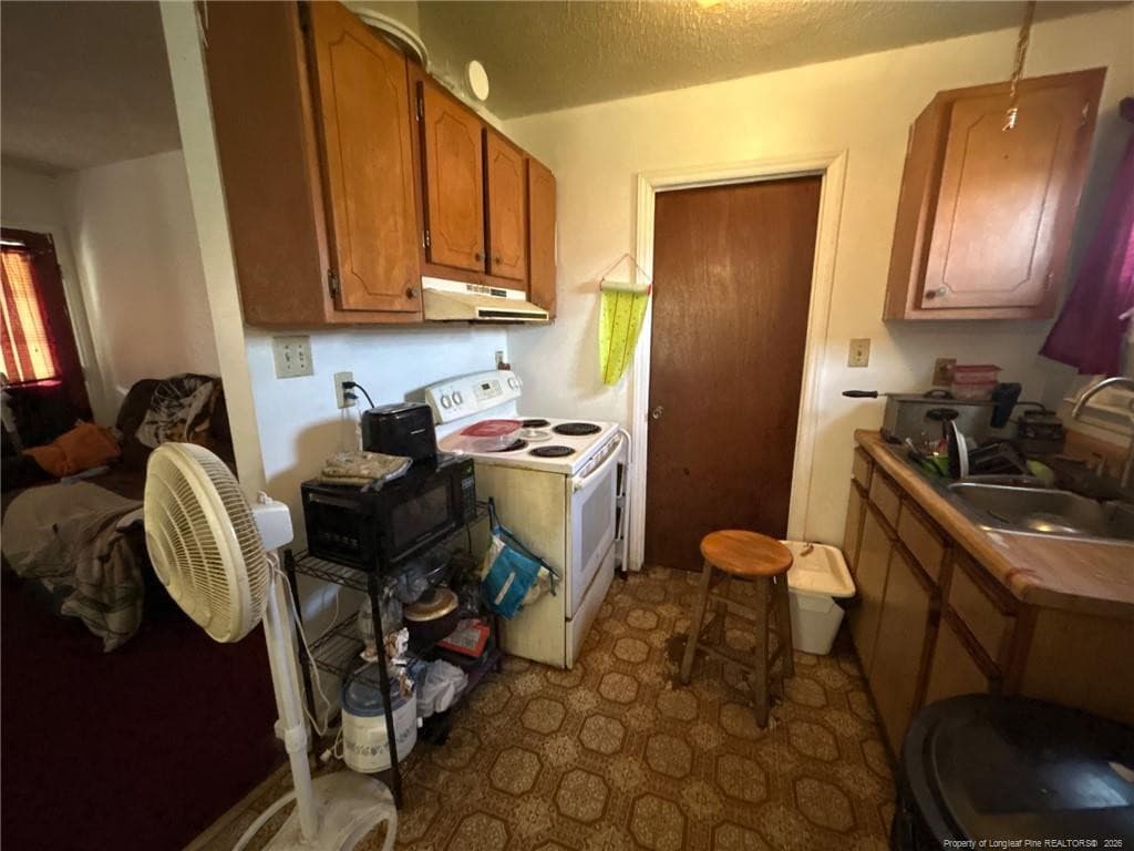Photo 8 - 178 Sunshine Lane, Clinton, NC 28328