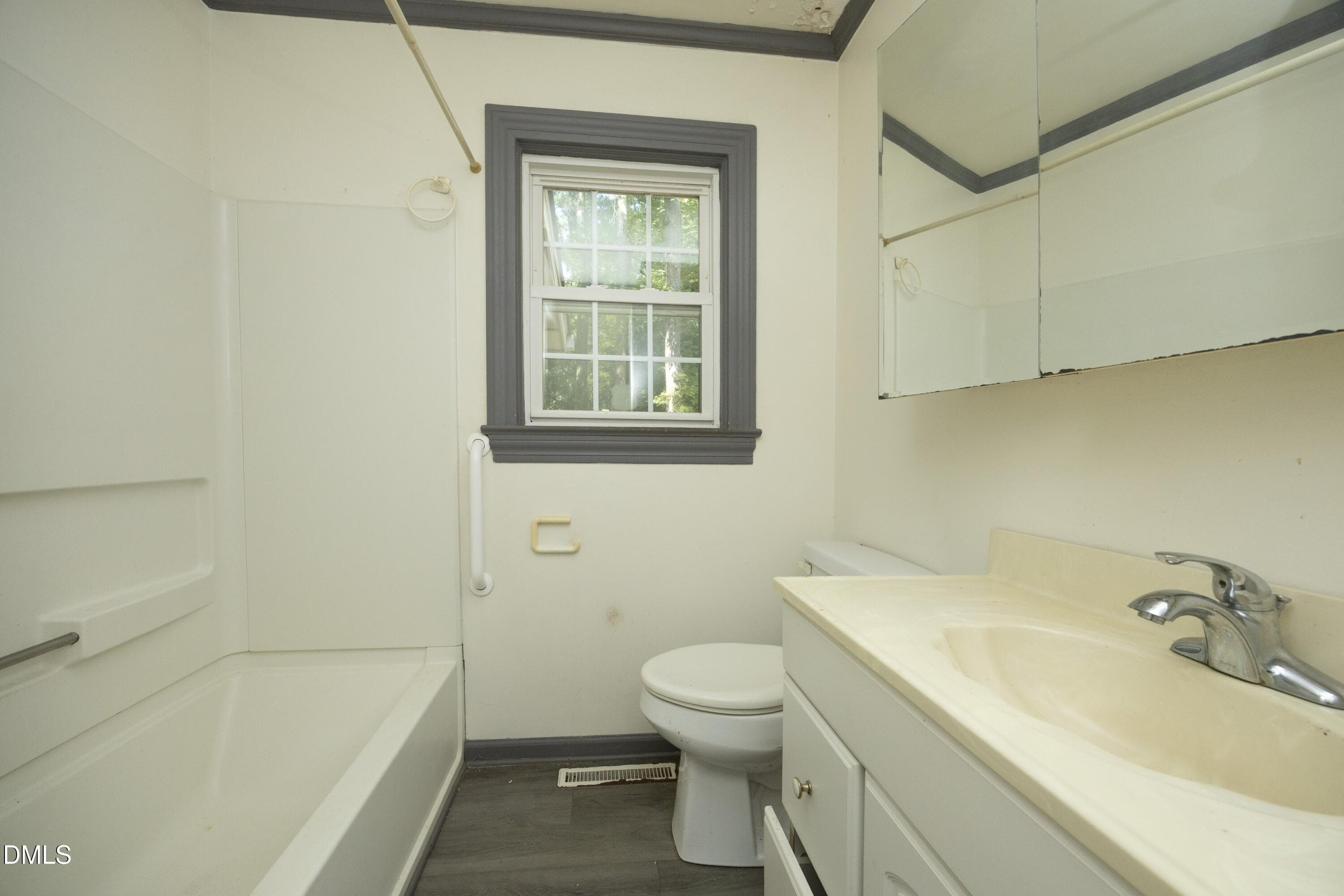 22FullBath - 910 Parham Street, Henderson, NC 27536, Henderson