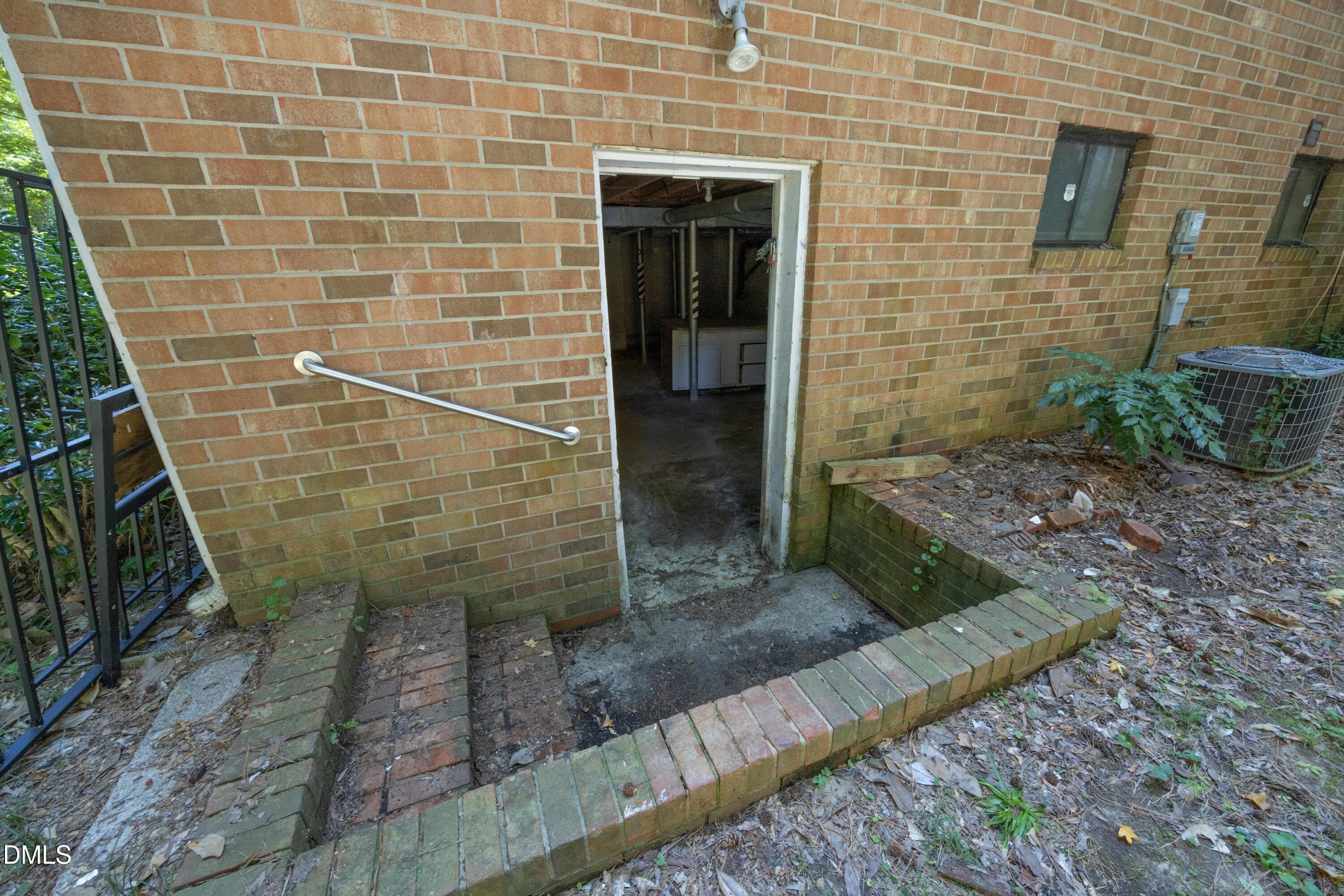 32LowerAccess - 910 Parham Street, Henderson, NC 27536, Henderson
