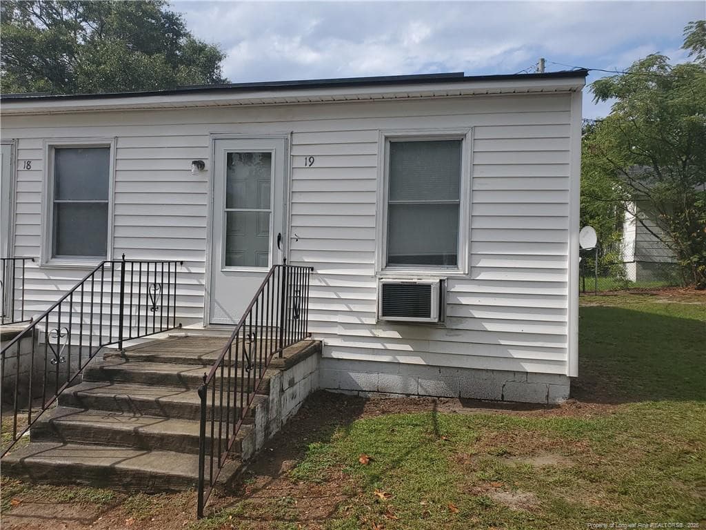 105-8 Bogard Circle, Spring Lake, NC 28390