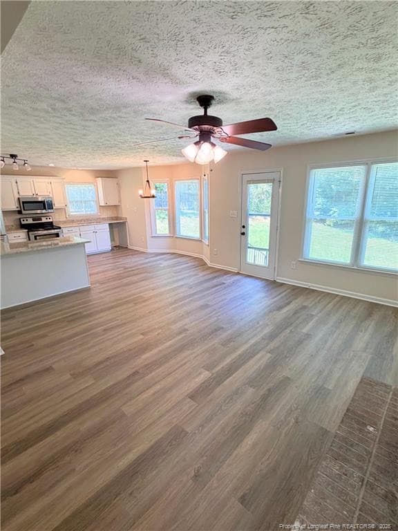 Photo 8 - 198 Oakbluff Drive, Raeford, NC 28376