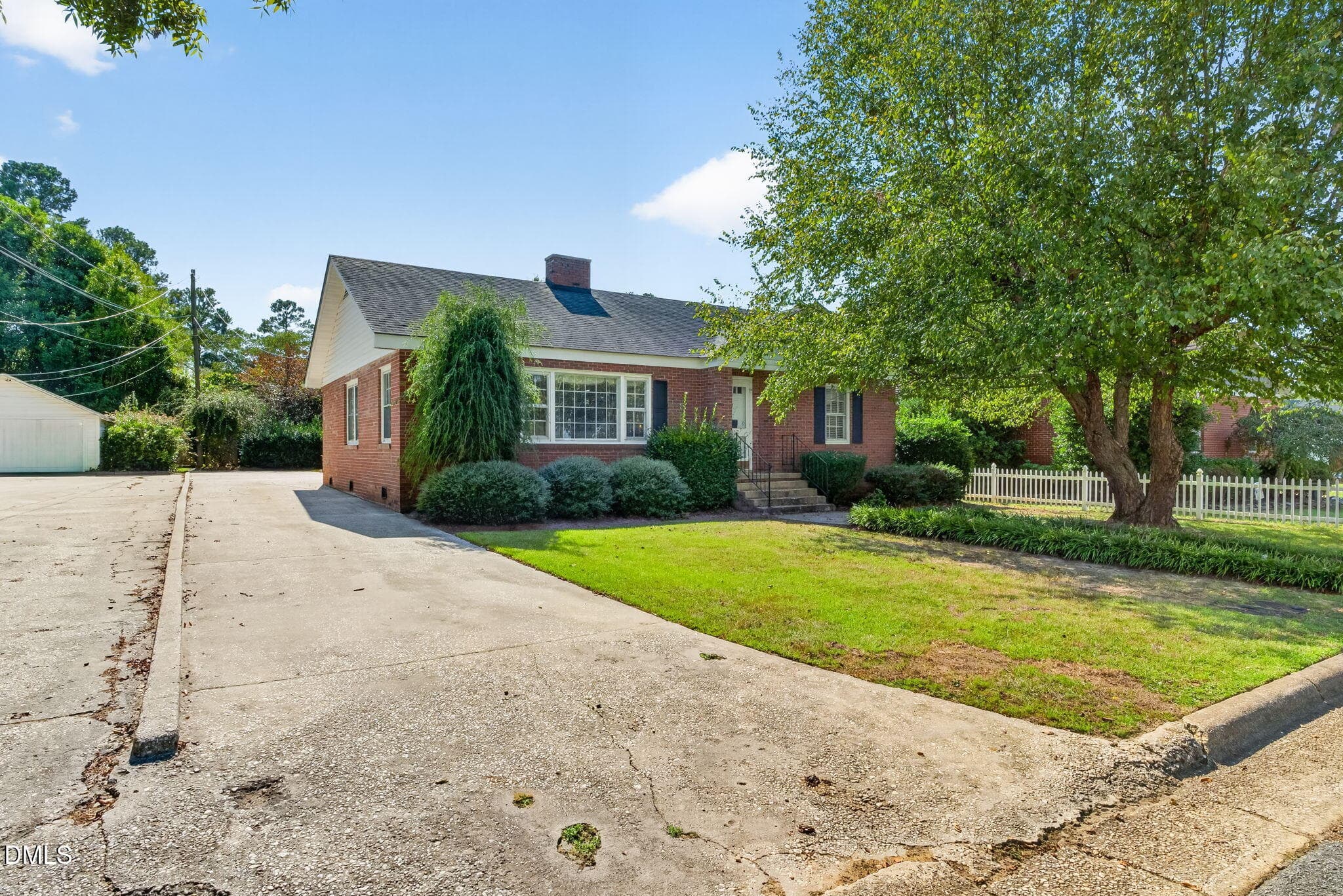 3-web-or-mls-DSC00428 - 807 W Carr Street, Dunn, NC 28334, Dunn