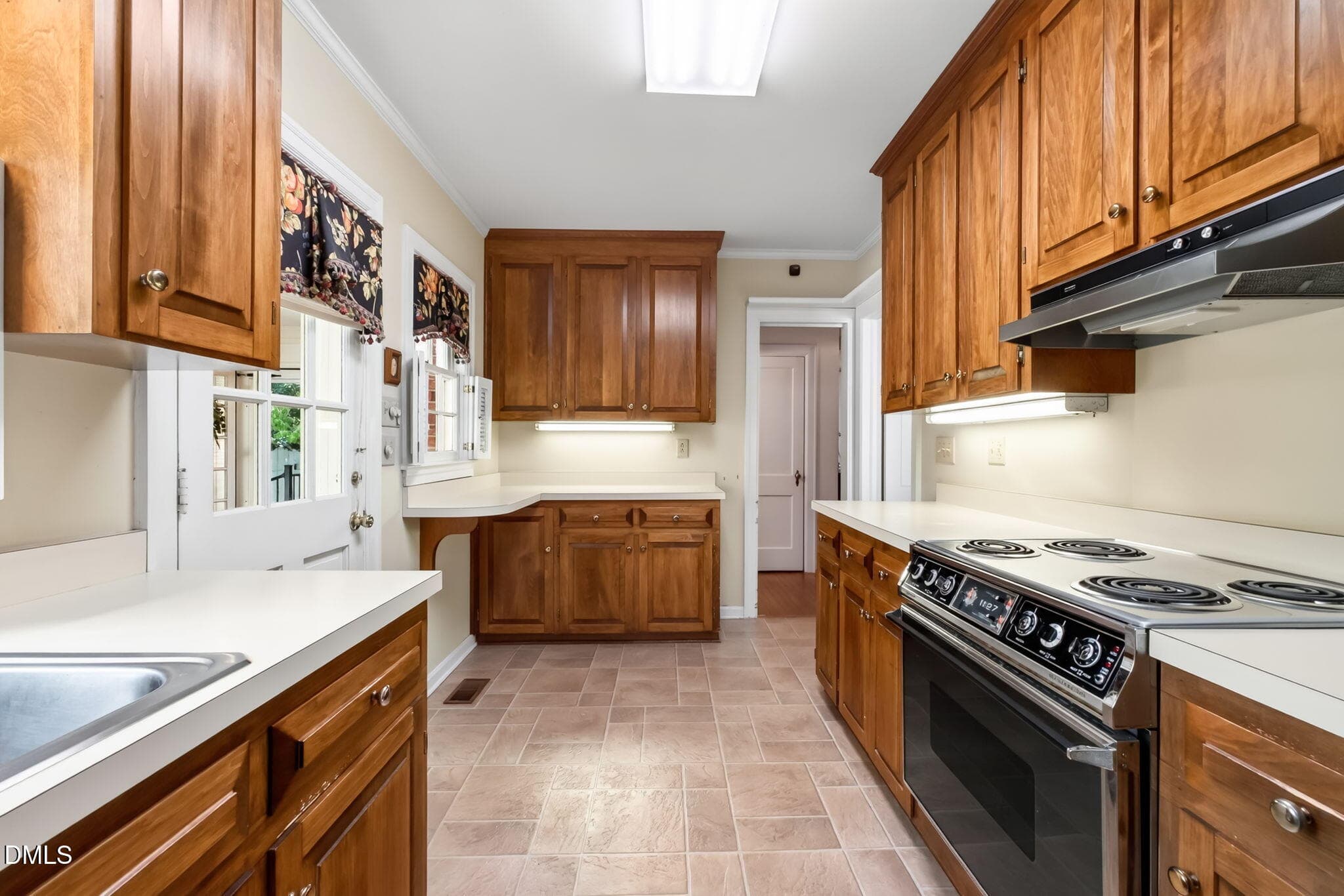 15-web-or-mls-DSC00303 - 807 W Carr Street, Dunn, NC 28334, Dunn