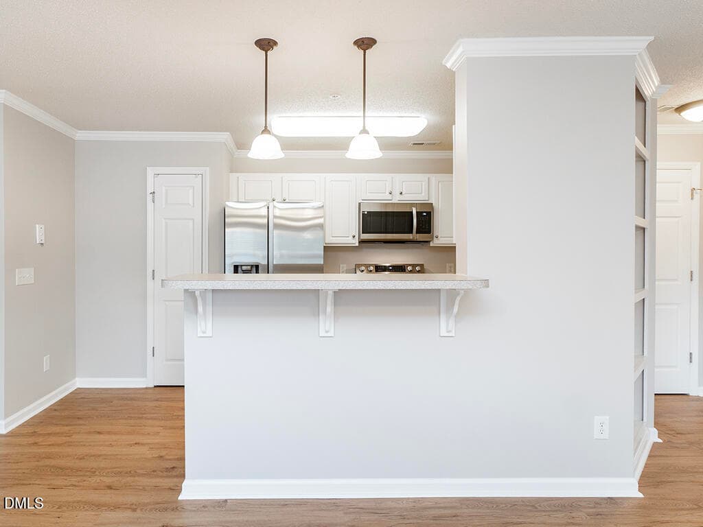 14 3479-2A_ForestdaleDr BrkfstBar_MLS - 3479 Forestdale Drive Apt 2a, Burlington, NC 27215