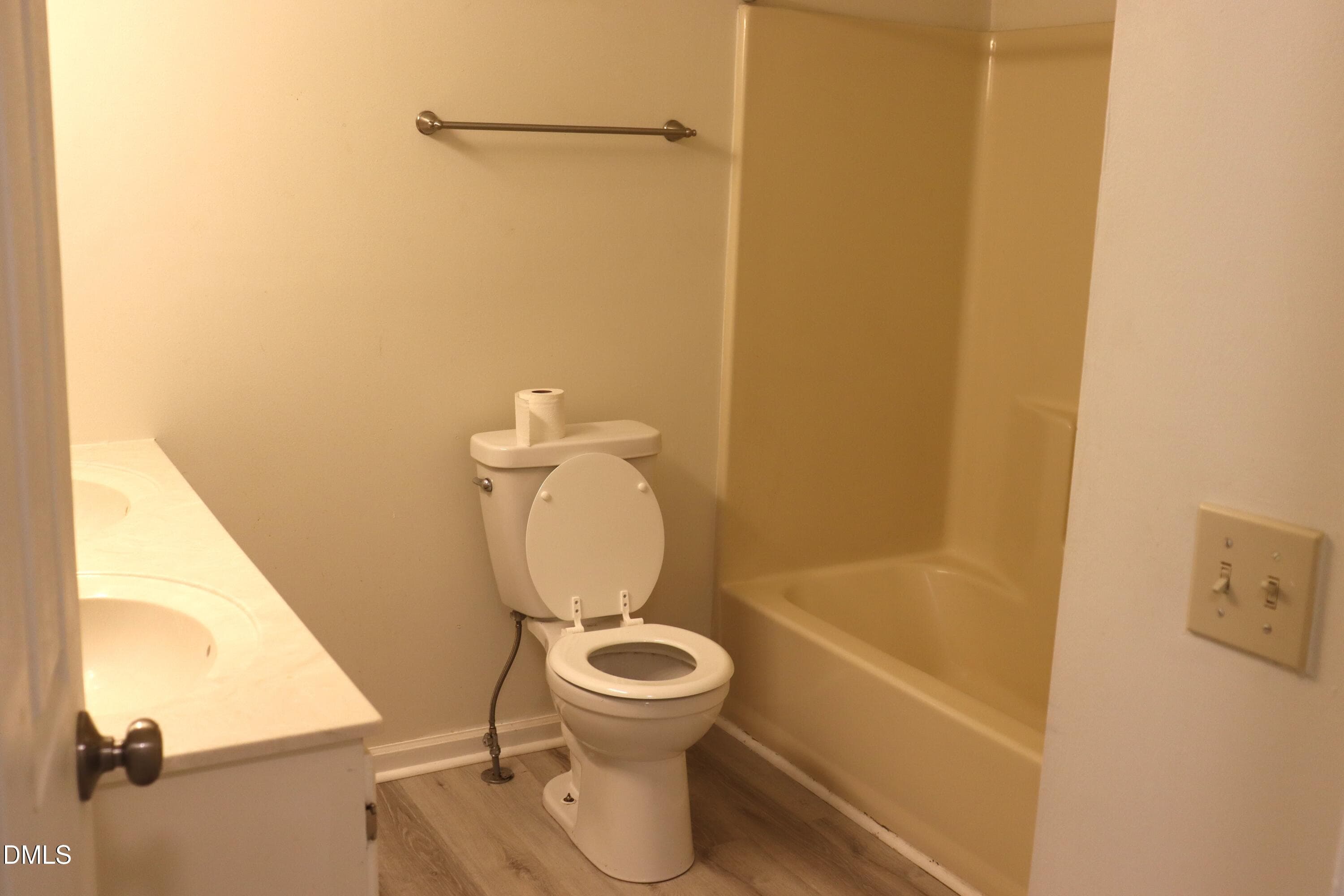 Bath 2 - 507 Dowd Street, Durham, NC 27701