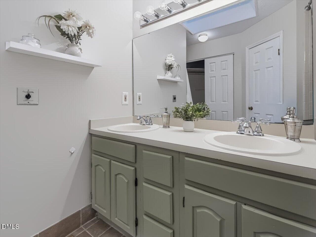 34-Primary Bathroom - 7 Kings Mount Court, Durham, NC 27713