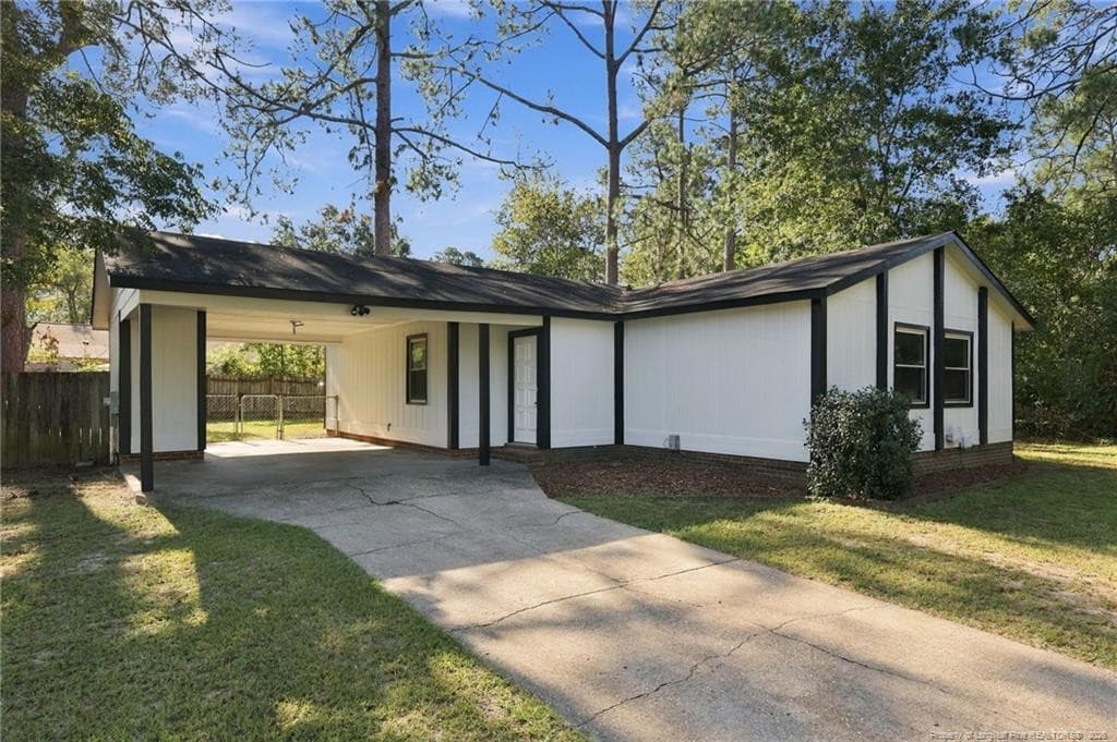 Photo 4 - 3701 Leonard Place, Hope Mills, NC 28348