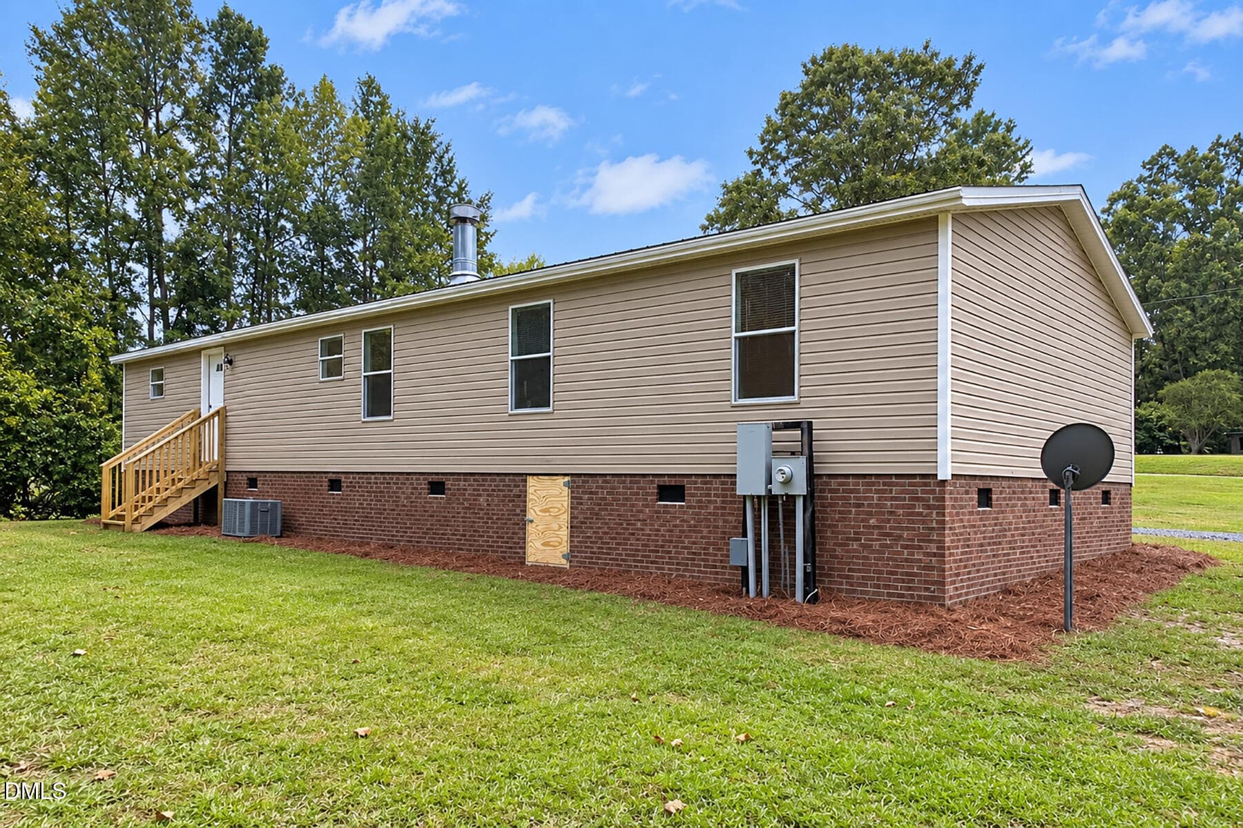 116 Avon Dr-128 - 116 Avon Lane, Newton Grove, NC 28366