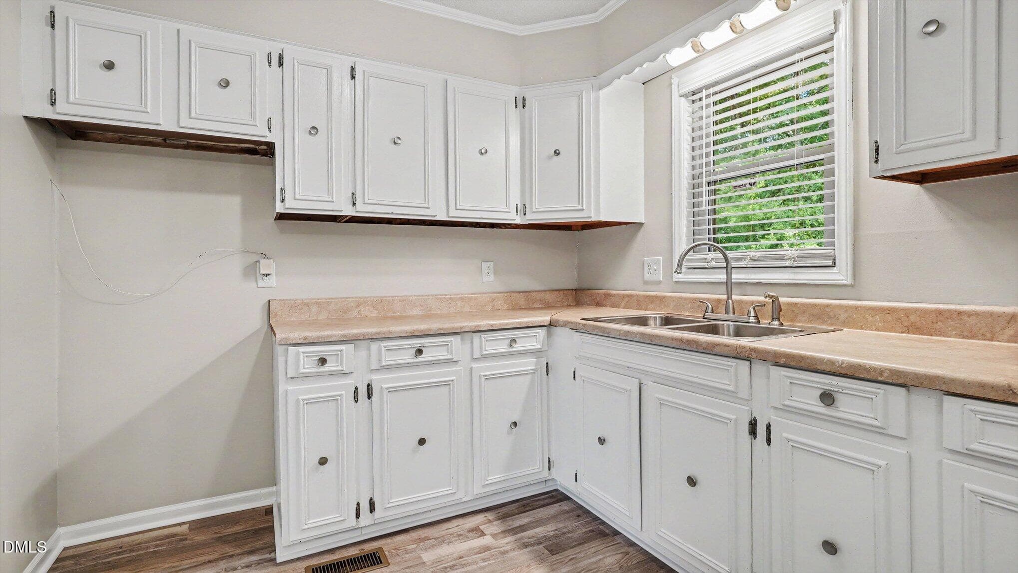 010_file_9011 - 1812 N Chatham Avenue, Siler City, NC 27344, Siler City