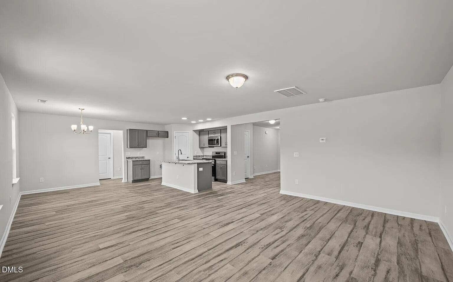 Family Room - 2905 Essex Street, Tarboro, NC 27886