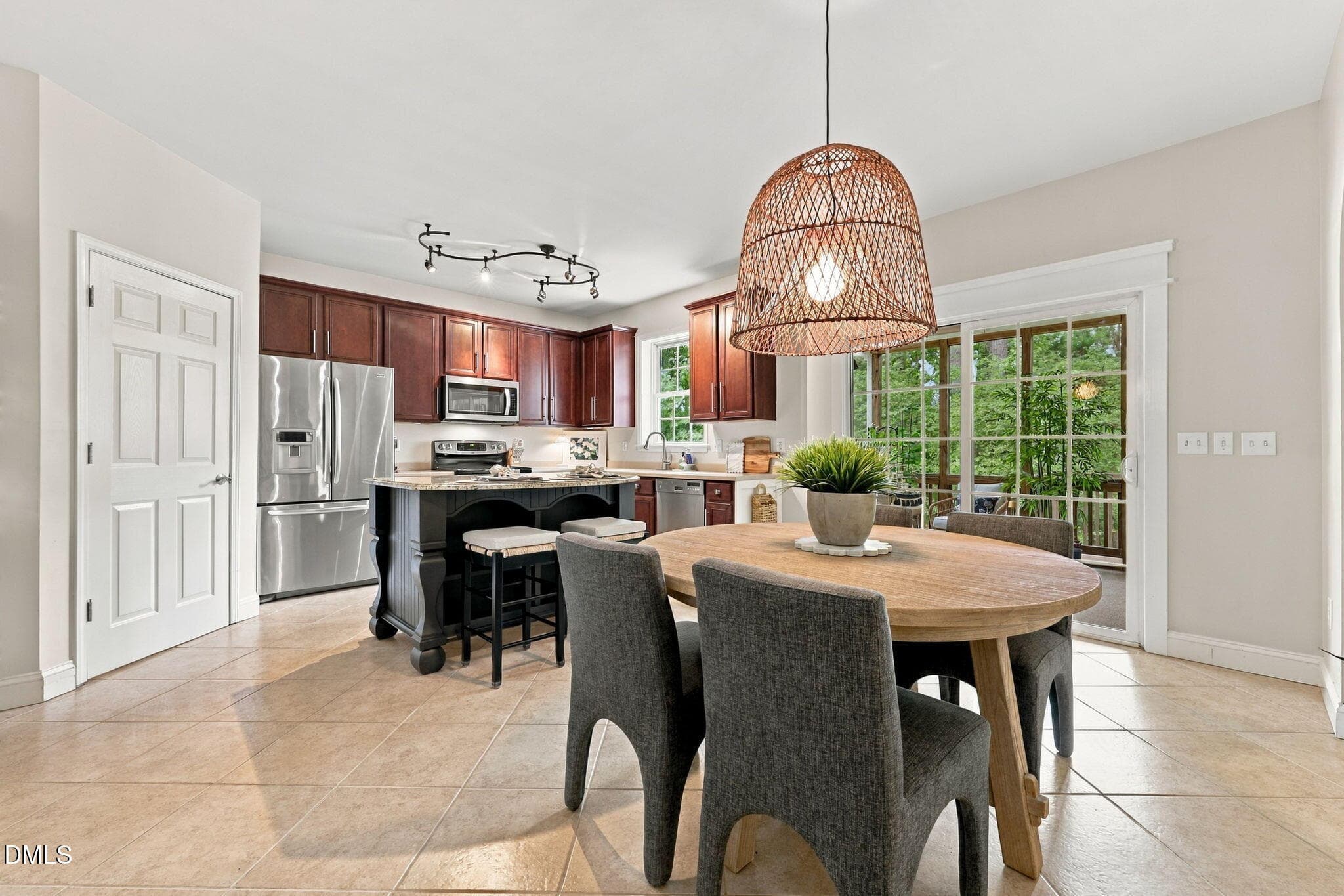 Eat-In Kitchen - 6 Sydenham Road, Durham, NC 27713