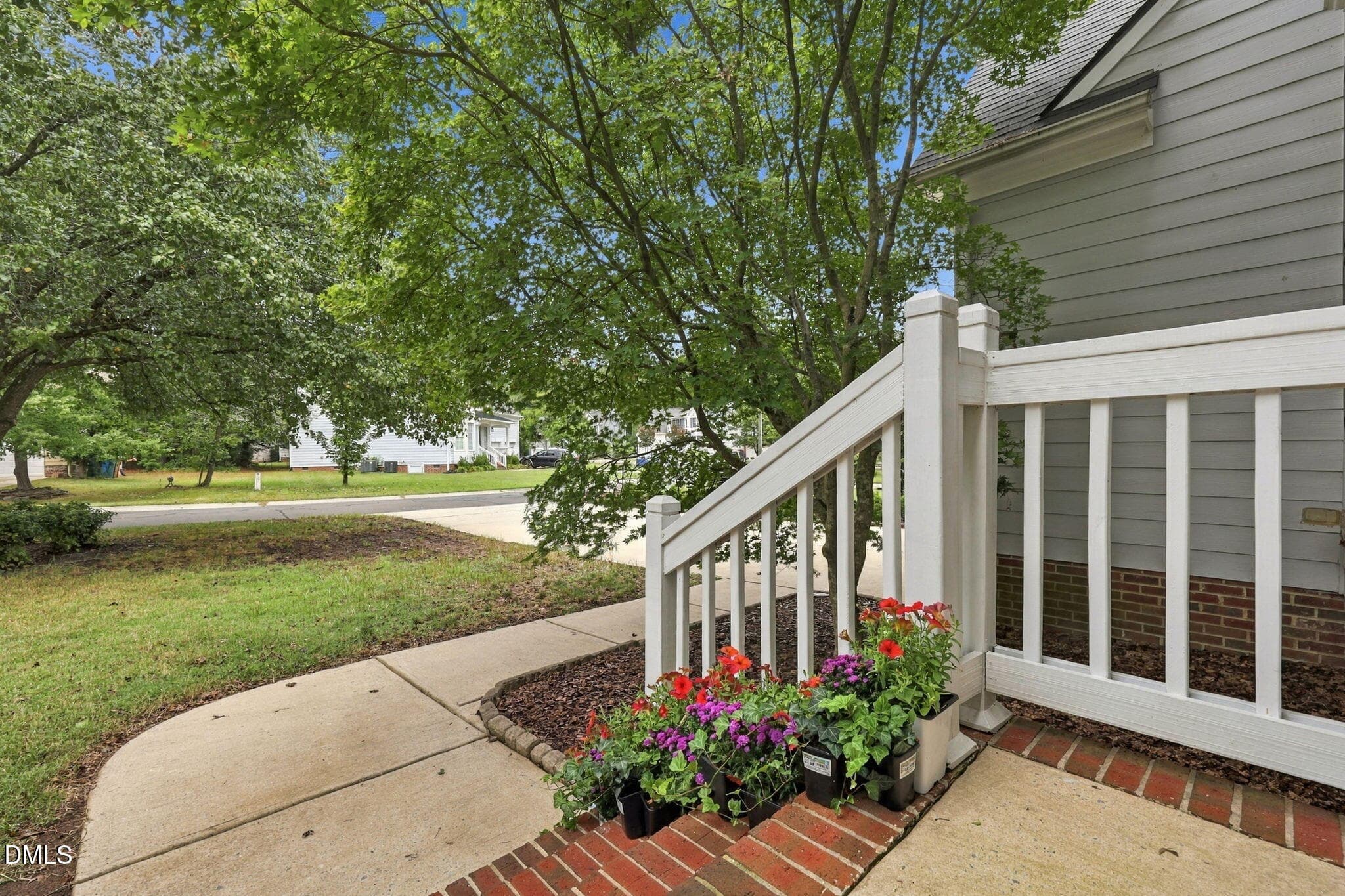 Front walkay and porch - 6 Sydenham Road, Durham, NC 27713