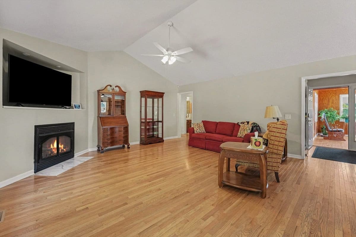 010_file_2650.jpg - 1145 Forest Glen Drive, Raleigh, NC 27603