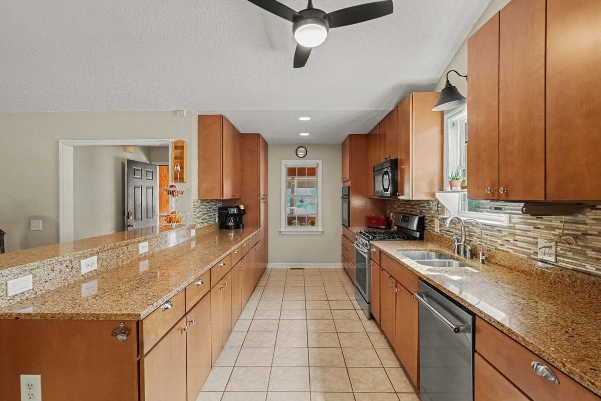 007_file_8440.jpg - 1145 Forest Glen Drive, Raleigh, NC 27603
