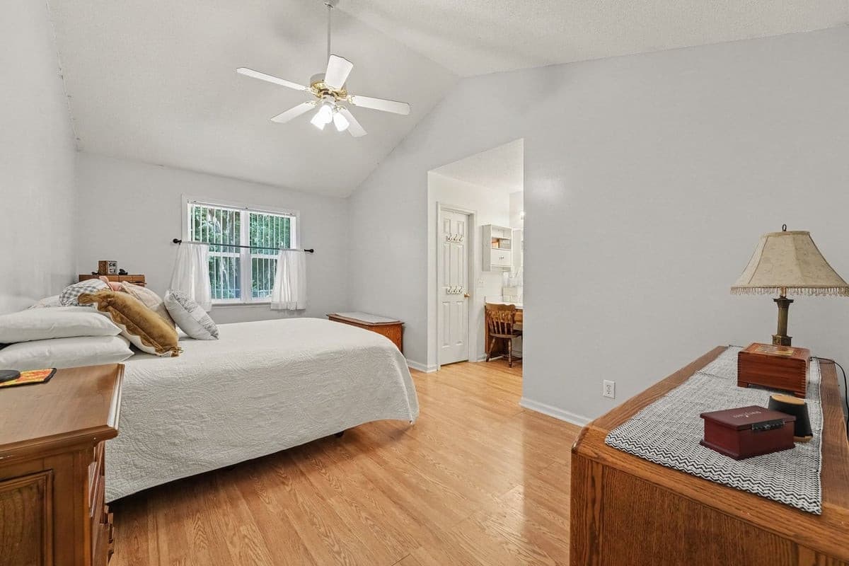 014_file_4115.jpg - 1145 Forest Glen Drive, Raleigh, NC 27603