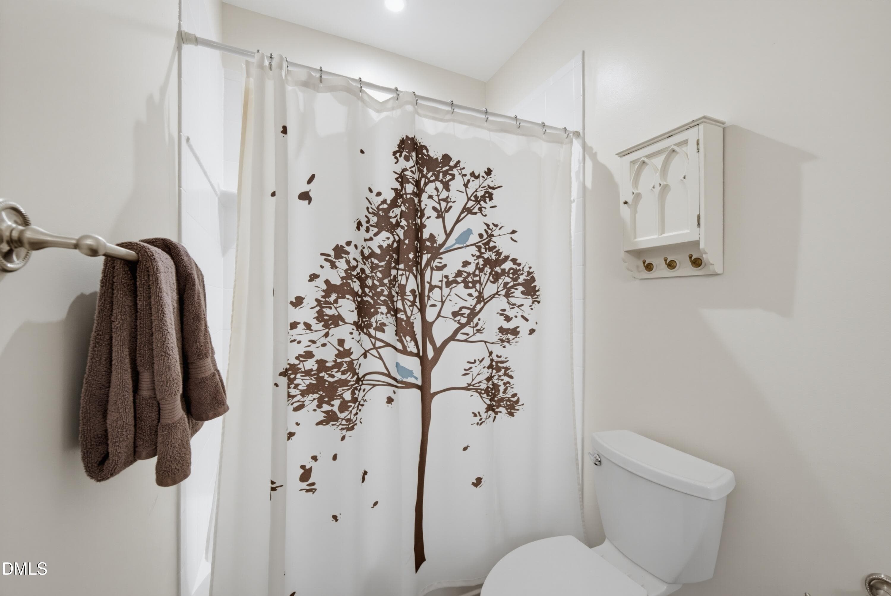 Combined shower and tub - 1105 Erins Way Lane, Raleigh, NC 27614