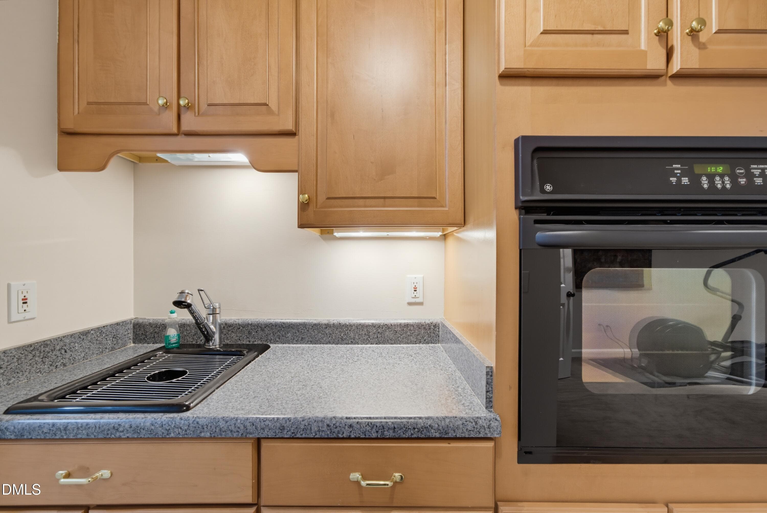 Summer oven - 1105 Erins Way Lane, Raleigh, NC 27614