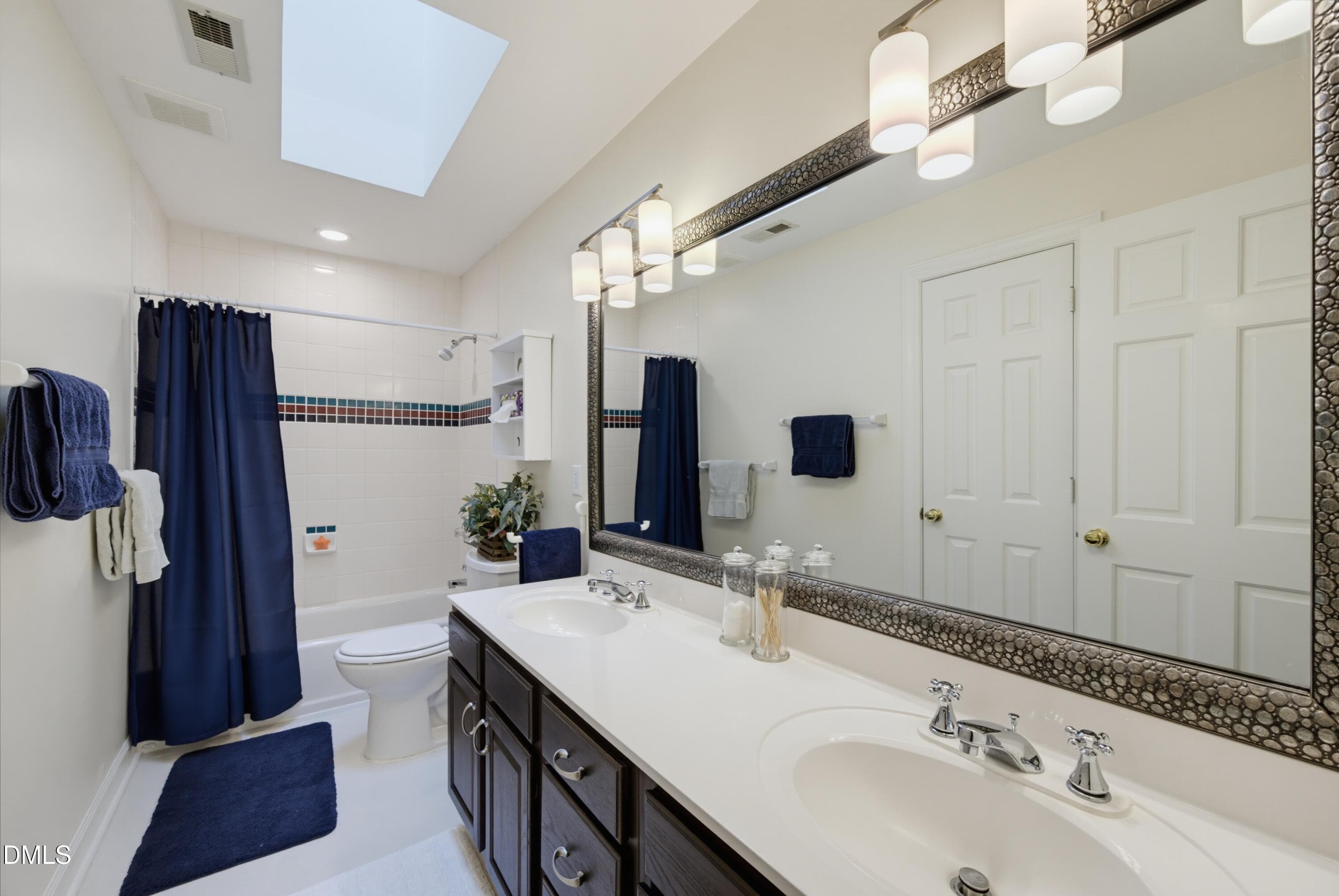 Hall full bath - 1105 Erins Way Lane, Raleigh, NC 27614