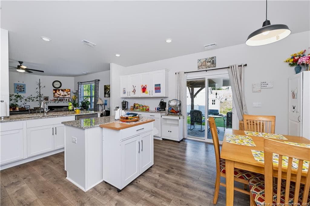Kit toward Breakfast Room - 209 Red Cedar Way, Fuquay Varina, NC 27526