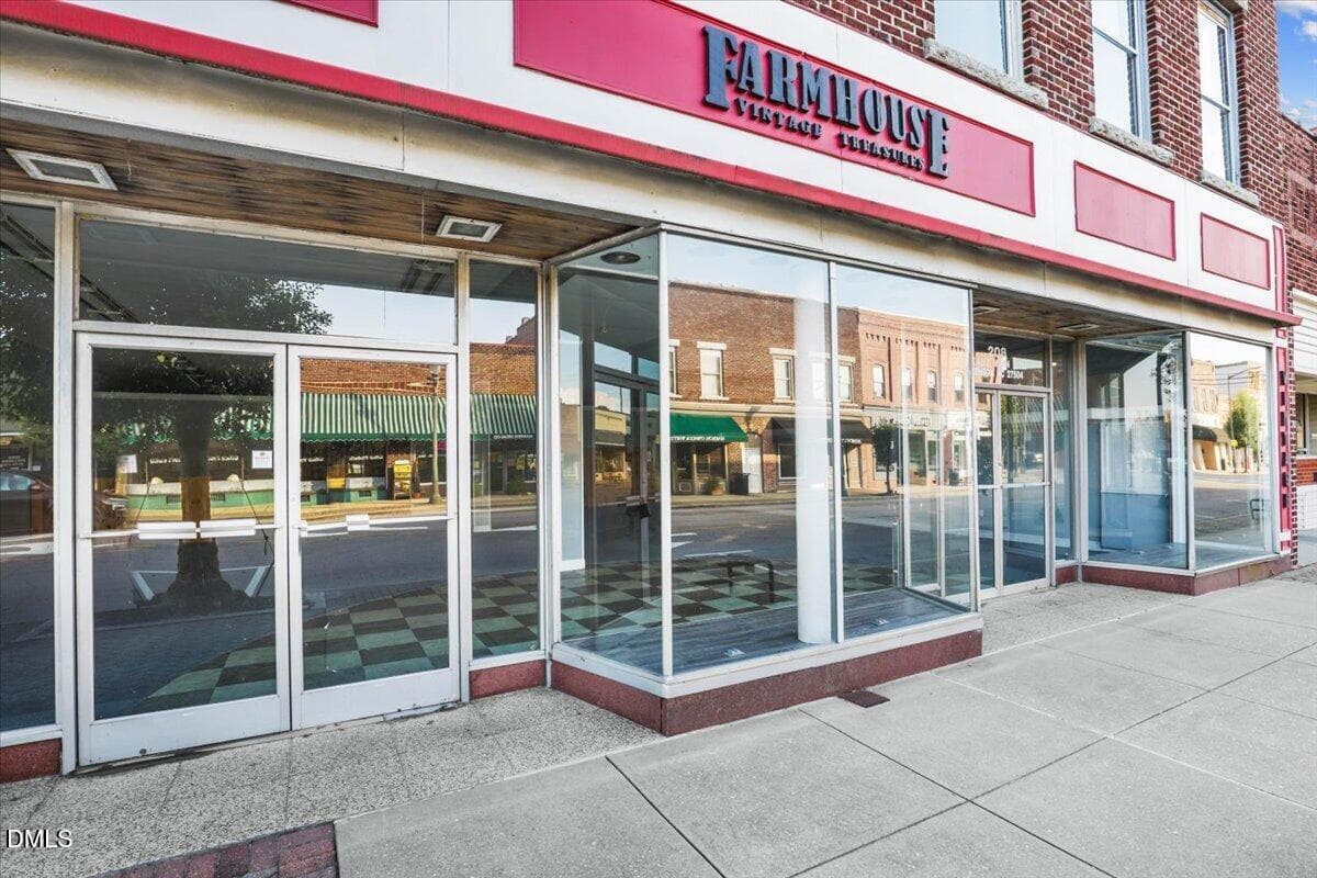 07-208 E Main St-7 - 208 E Main Street, Benson, NC 27504