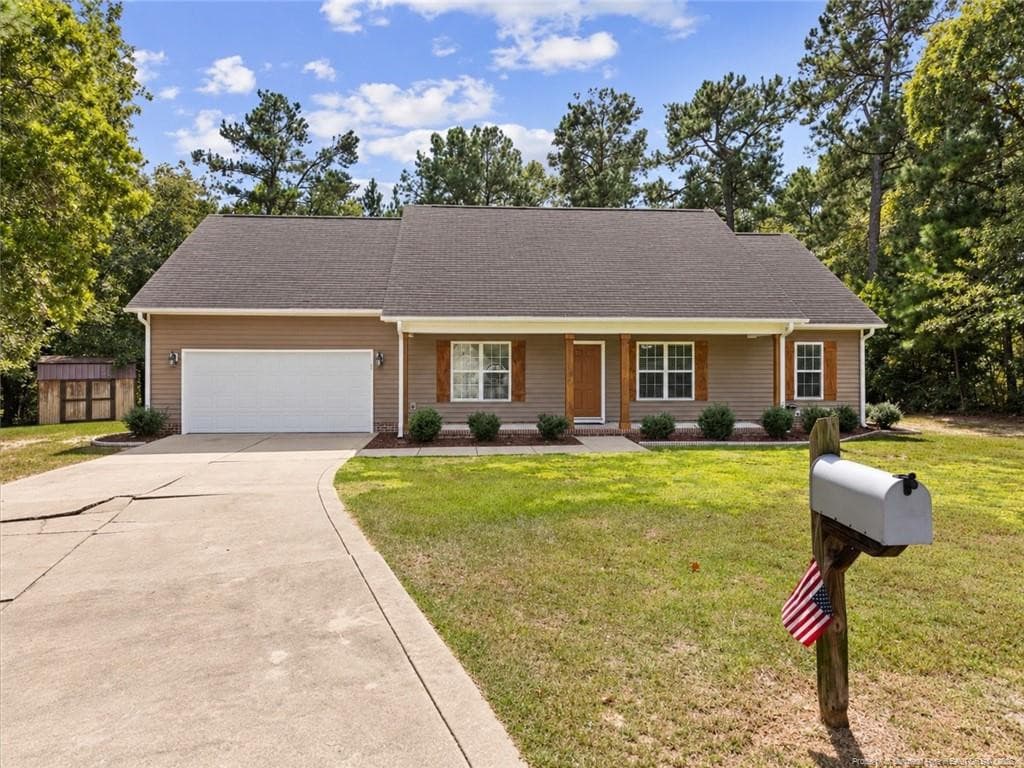 467 Hunters Creek Drive, Raeford, NC 28376