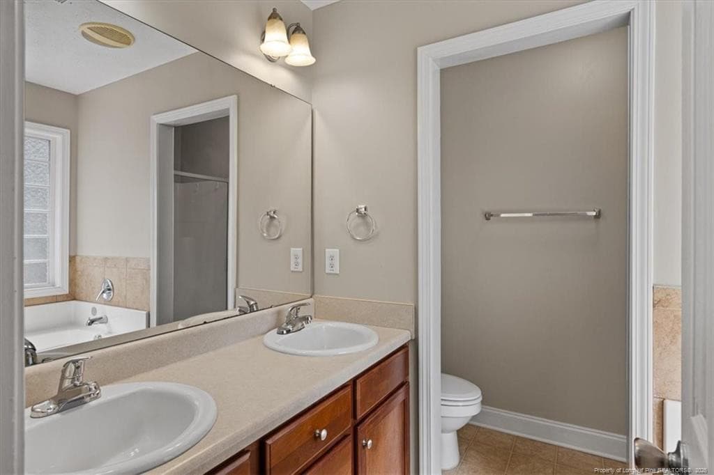 Photo 14 - 467 Hunters Creek Drive, Raeford, NC 28376
