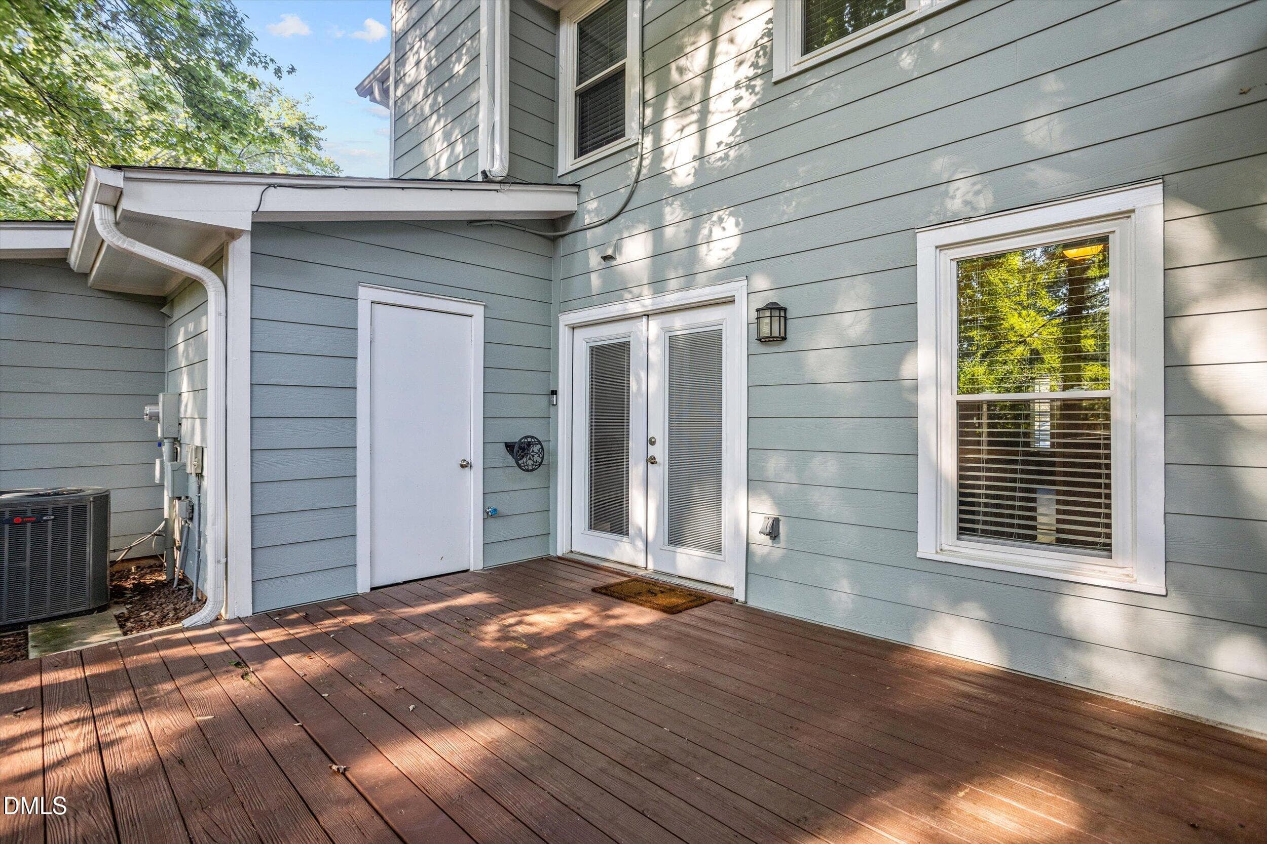 05-6424 Meadow View Dr [3428918]_0922202 - 6424 Meadow View Drive, Raleigh, NC 27609