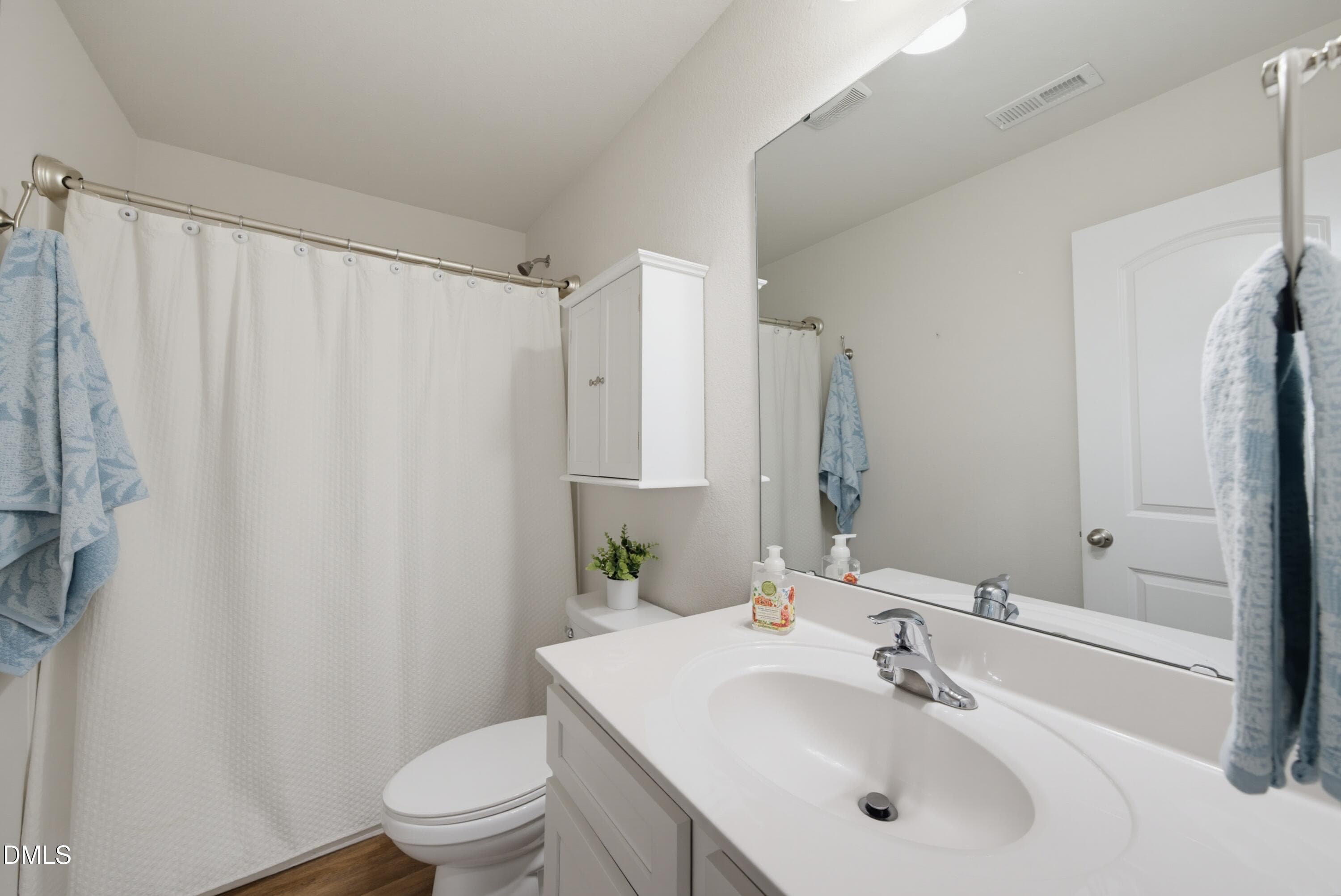 2nd full bath - 534 Mineral Spring Lane, Fuquay Varina, NC 27526