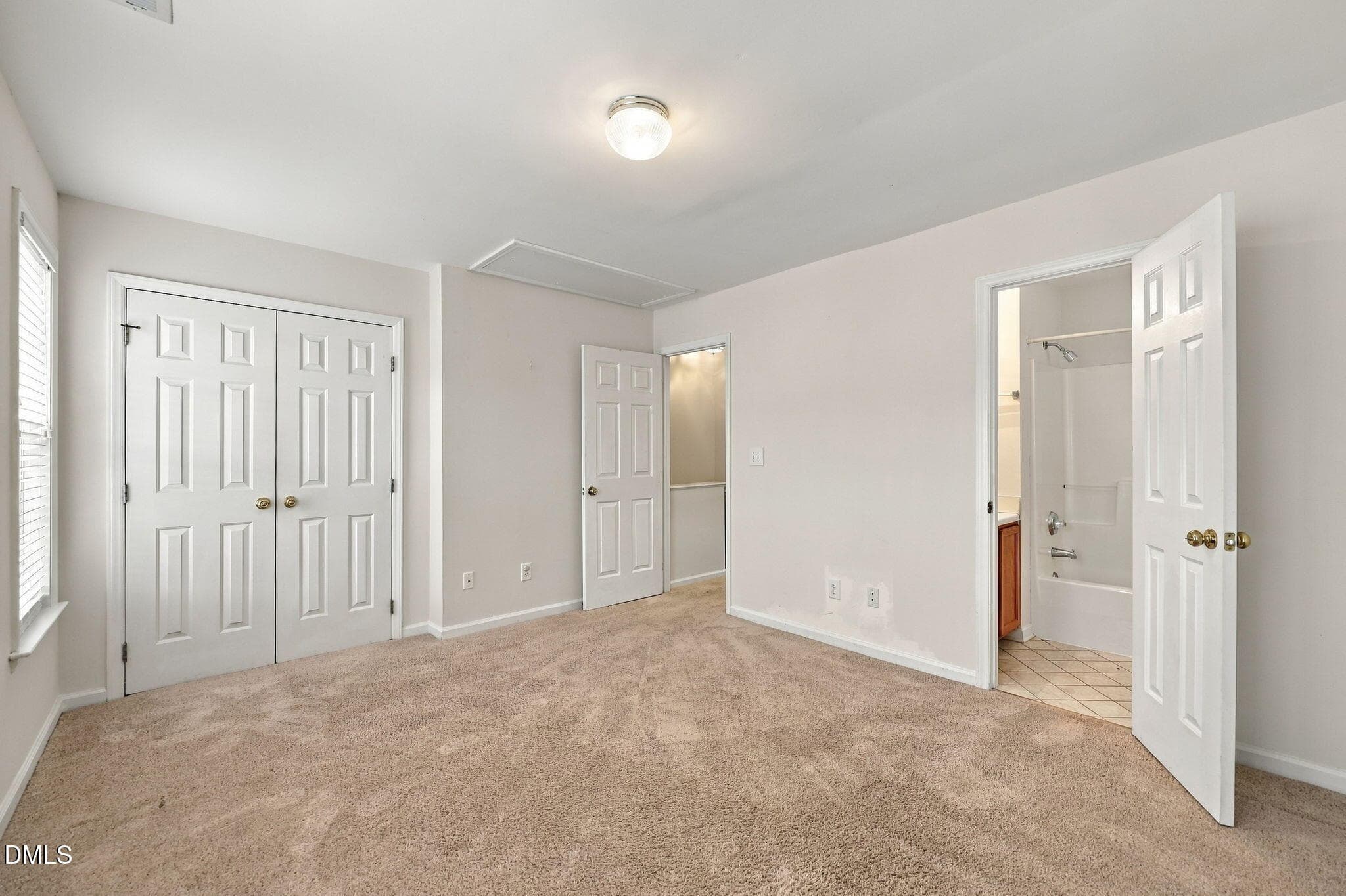 23-web-or-mls-IMG_1917 - 2220 Turtle Point Drive, Raleigh, NC 27604