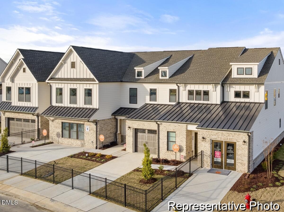 261 Periwinkle Place 202, Clayton, NC 27527