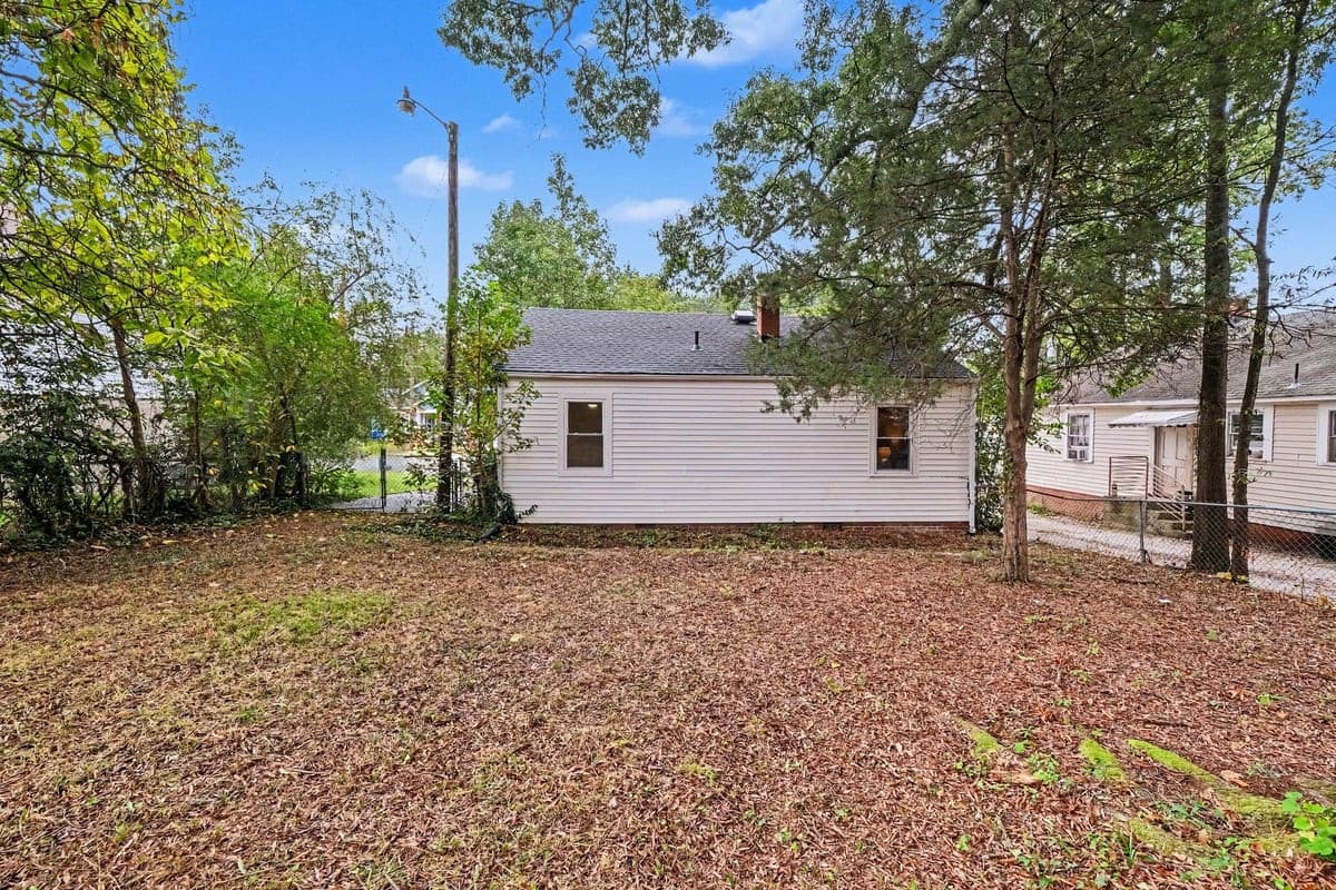 027_file_5056.jpg - 415 N Guthrie Avenue, Durham, NC 27703