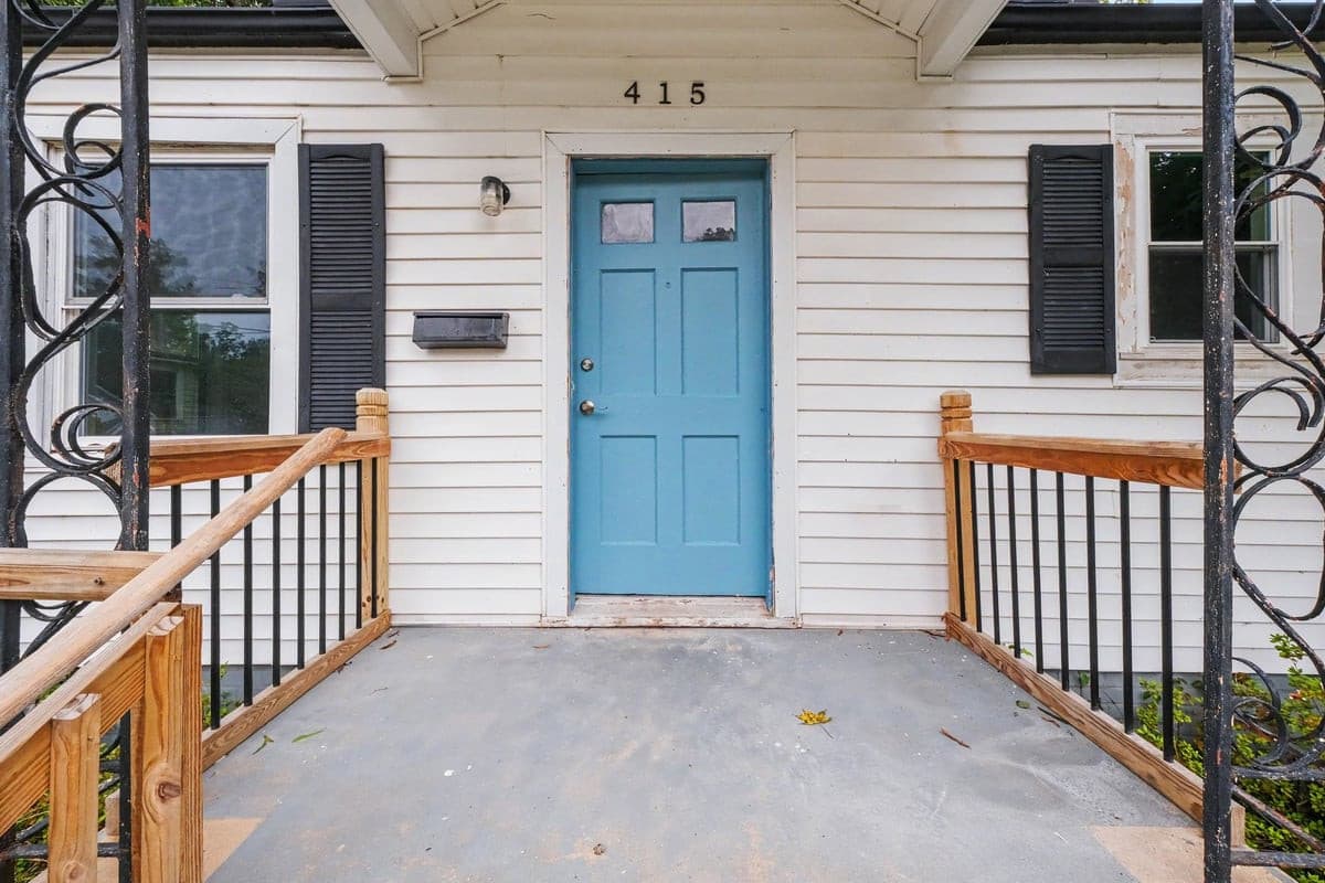 006_file_7937.jpg - 415 N Guthrie Avenue, Durham, NC 27703