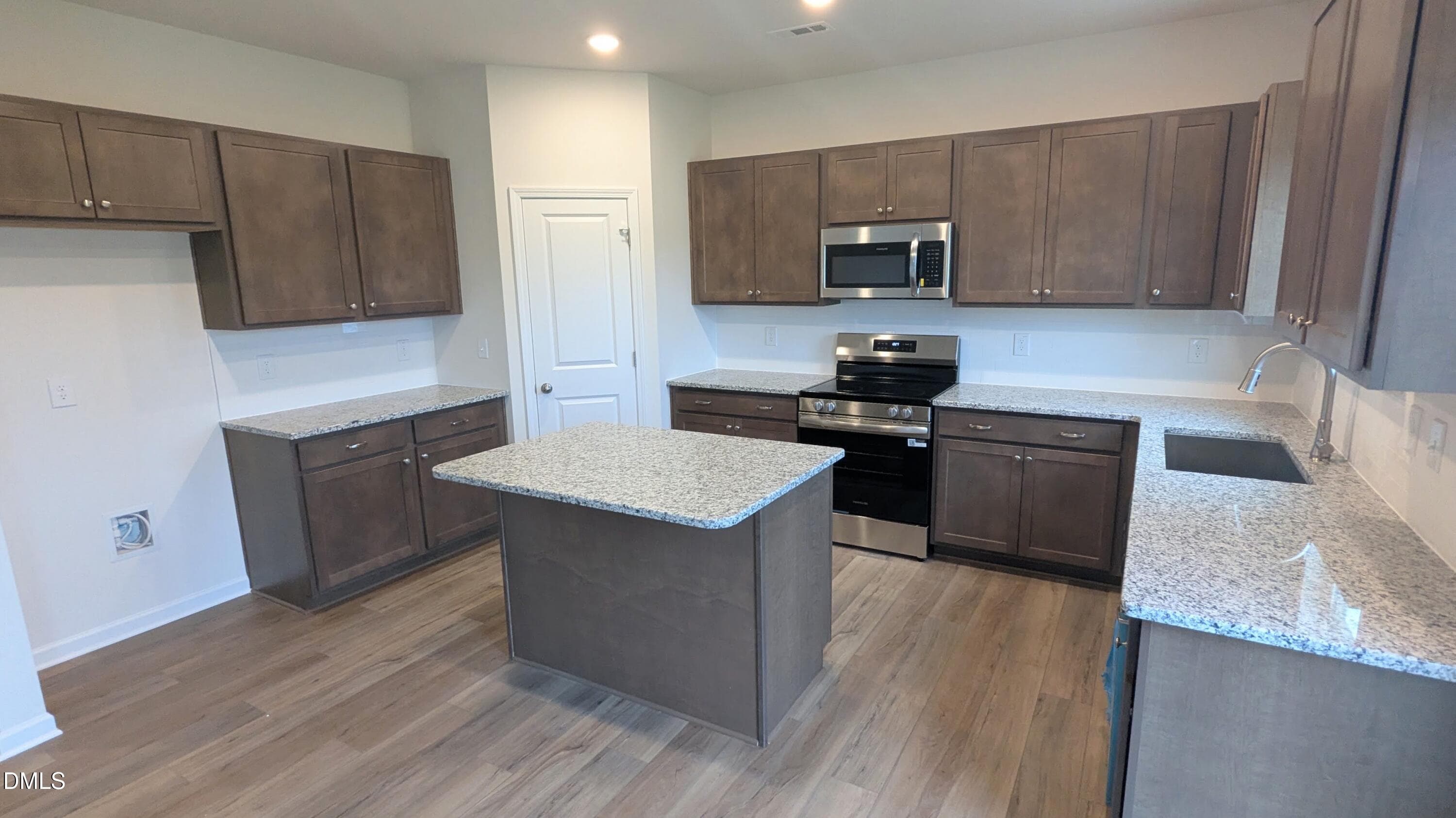 Granite Countertop - 74 Chardonnay Drive, Lillington, NC 27546