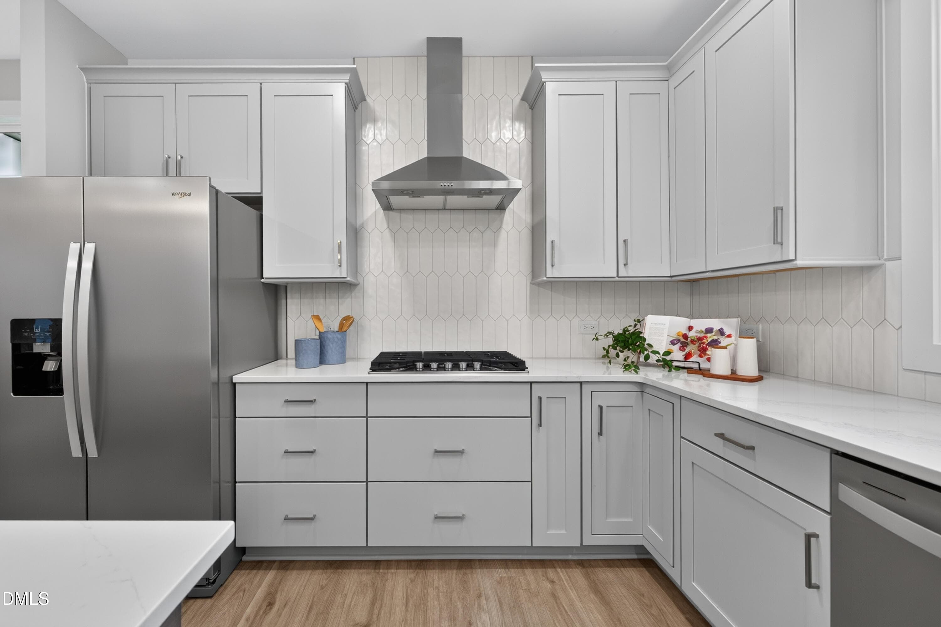 Kitchen Cooktop & Hood - 826 Fireship Road, Fuquay Varina, NC 27526