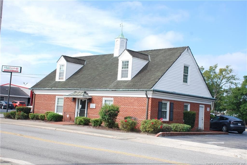 Photo 2 - 301 N Pine Street, Lumberton, NC 28358