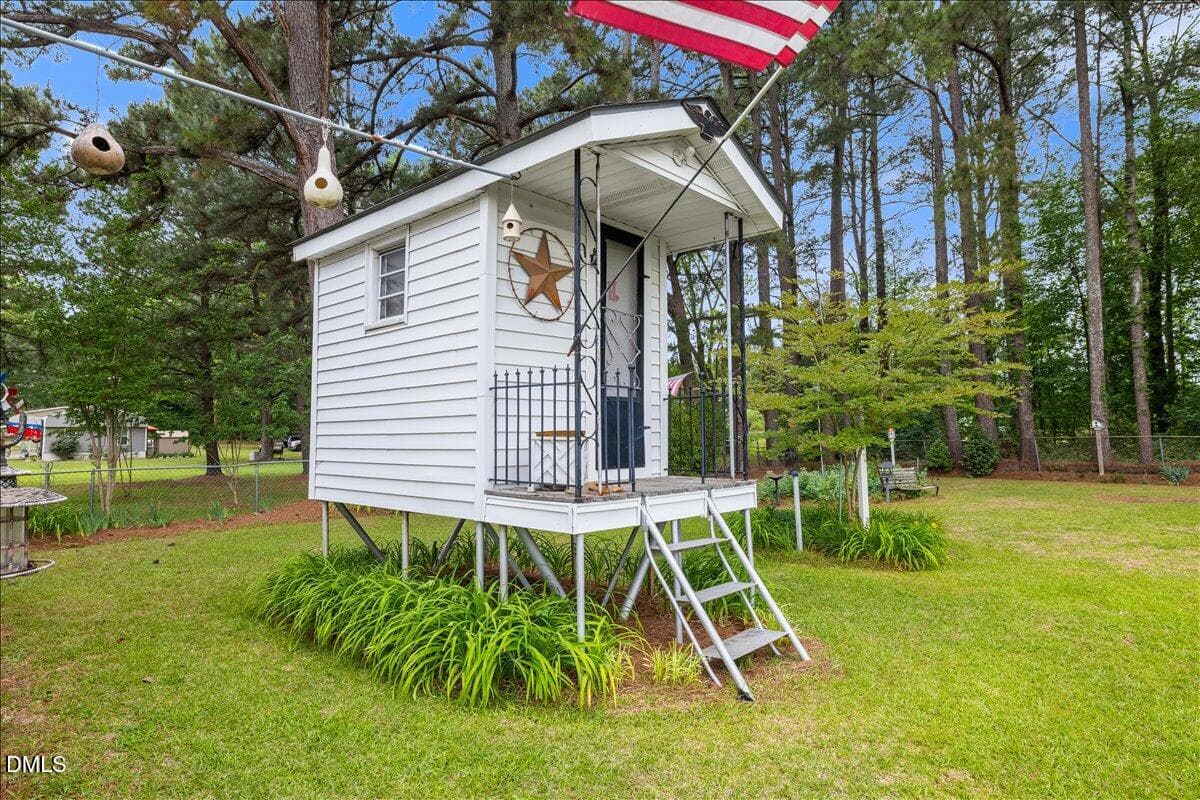 Playhouse - 6269 Flower Hill Road, Kenly, NC 27542